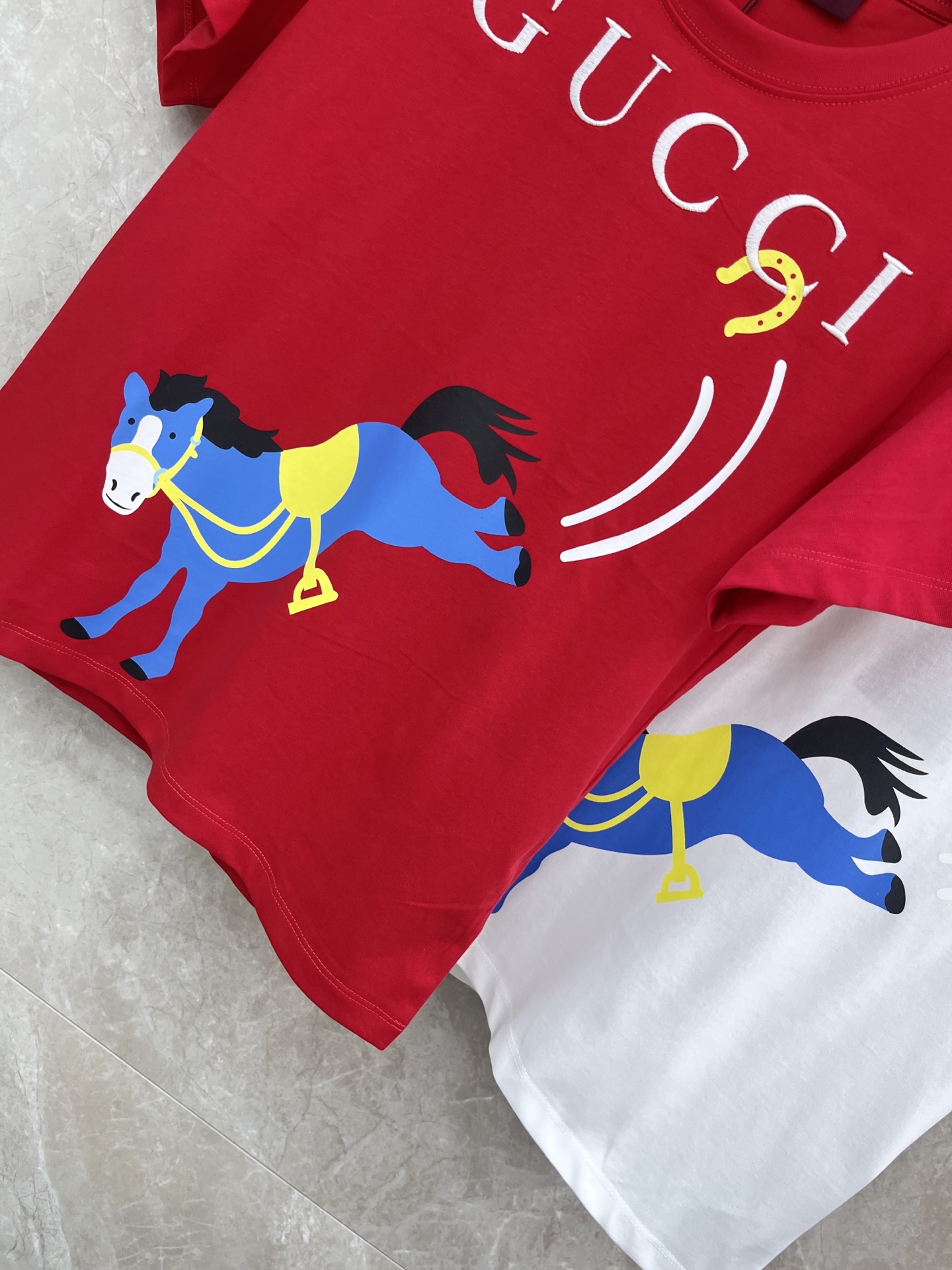 🛒𝐍𝐄𝐖 · 𝟐𝟎𝟐6/爆款现货原单品质 Gucc*｜精致印花刺绣短袖T恤高订面料 亲肤透气舒适标志性字