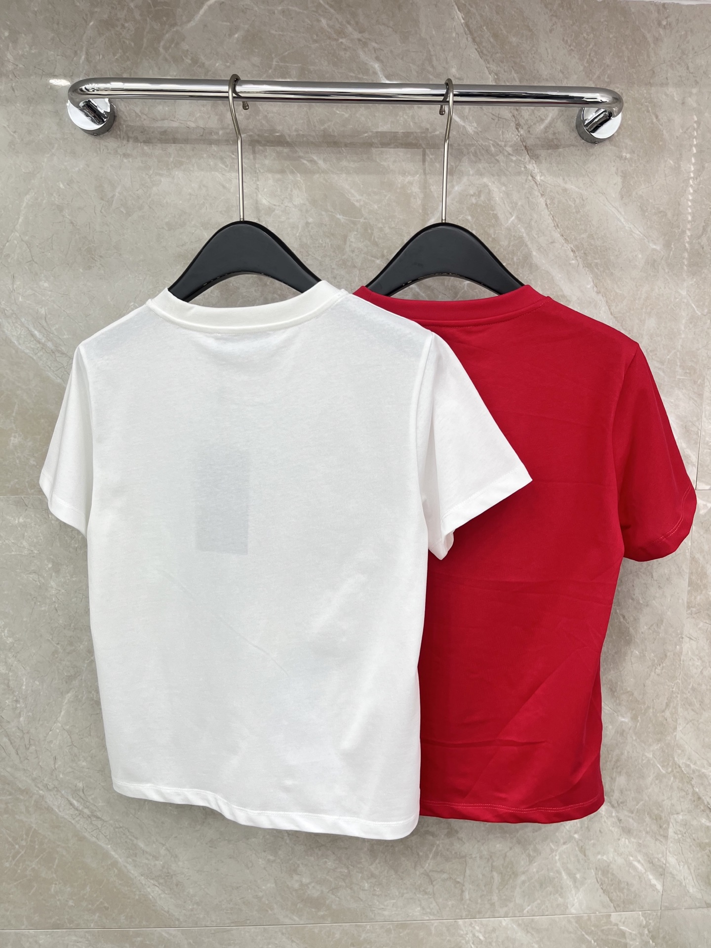 🛒𝐍𝐄𝐖 · 𝟐𝟎𝟐6/爆款现货原单品质 Gucc*｜精致印花刺绣短袖T恤高订面料 亲肤透气舒适标志性字