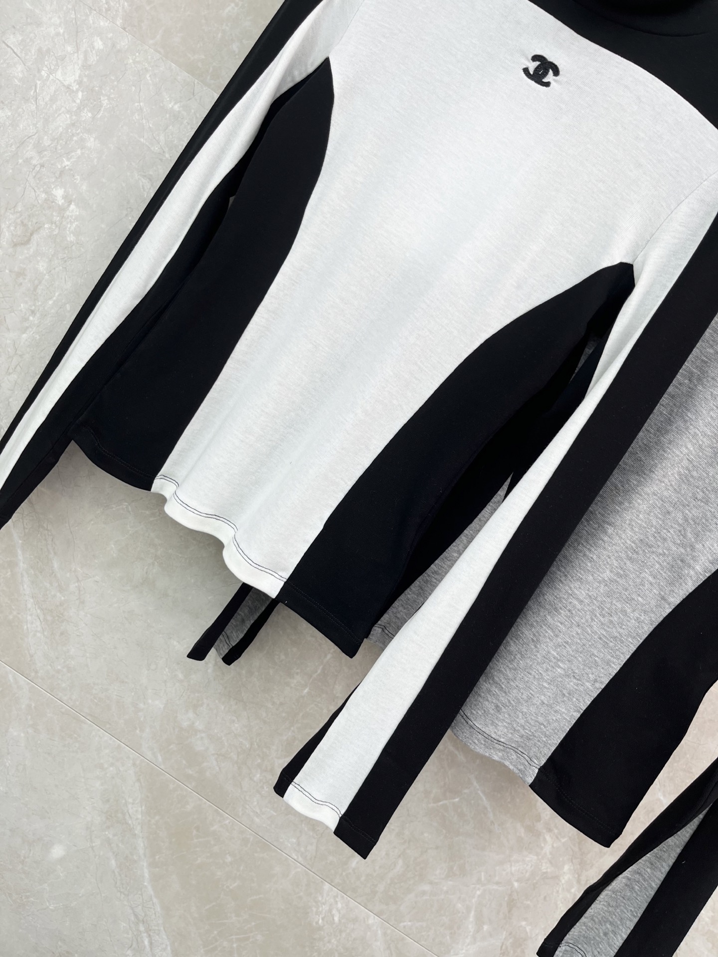 🛒𝐍𝐄𝐖 · 𝟐𝟎𝟐5/爆款现货原单品质 Cha*｜2025新款高弹力打底衫云感舒适的系列！上身的触感谁