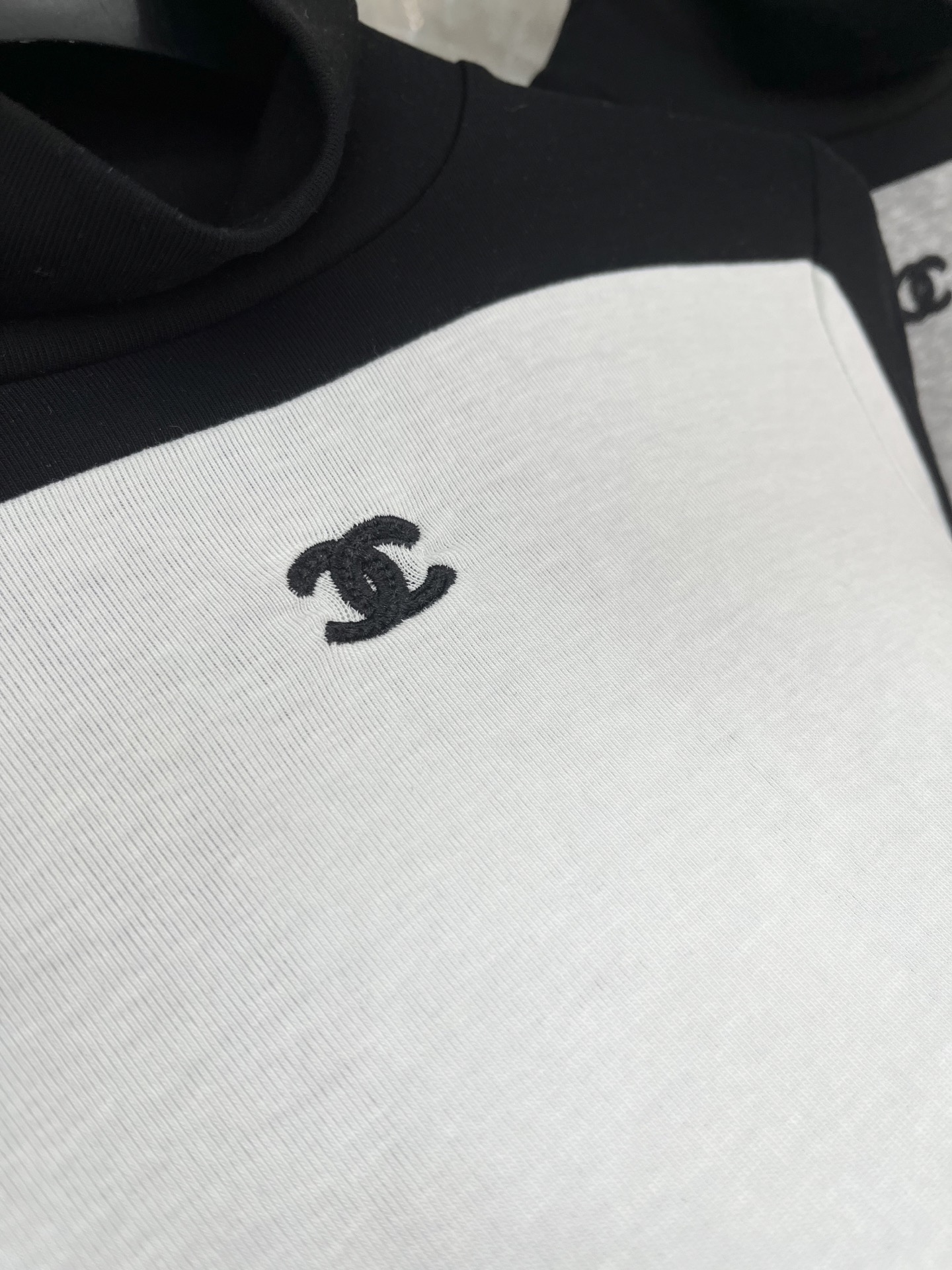 🛒𝐍𝐄𝐖 · 𝟐𝟎𝟐5/爆款现货原单品质 Cha*｜2025新款高弹力打底衫云感舒适的系列！上身的触感谁