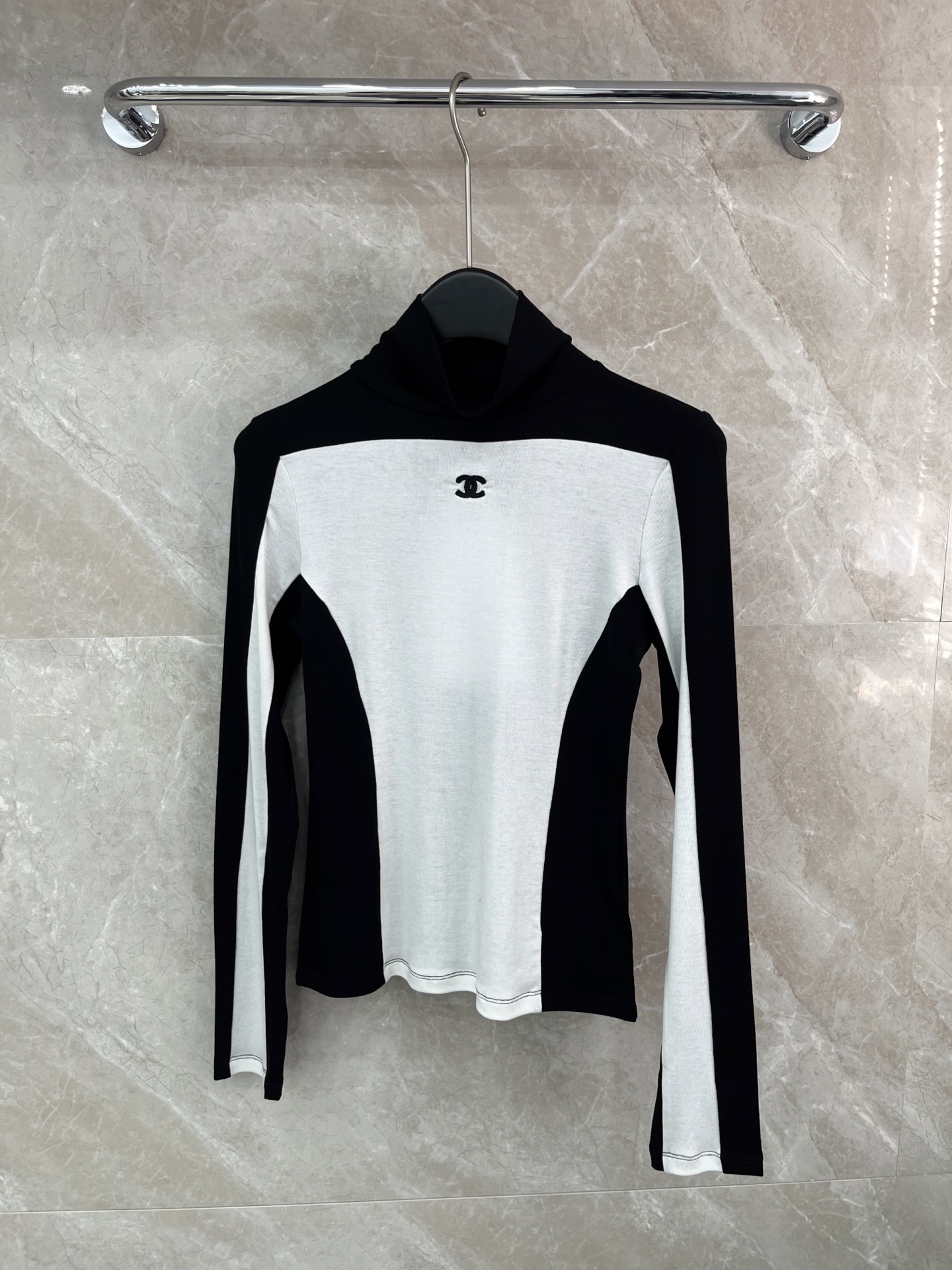 🛒𝐍𝐄𝐖 · 𝟐𝟎𝟐5/爆款现货原单品质 Cha*｜2025新款高弹力打底衫云感舒适的系列！上身的触感谁