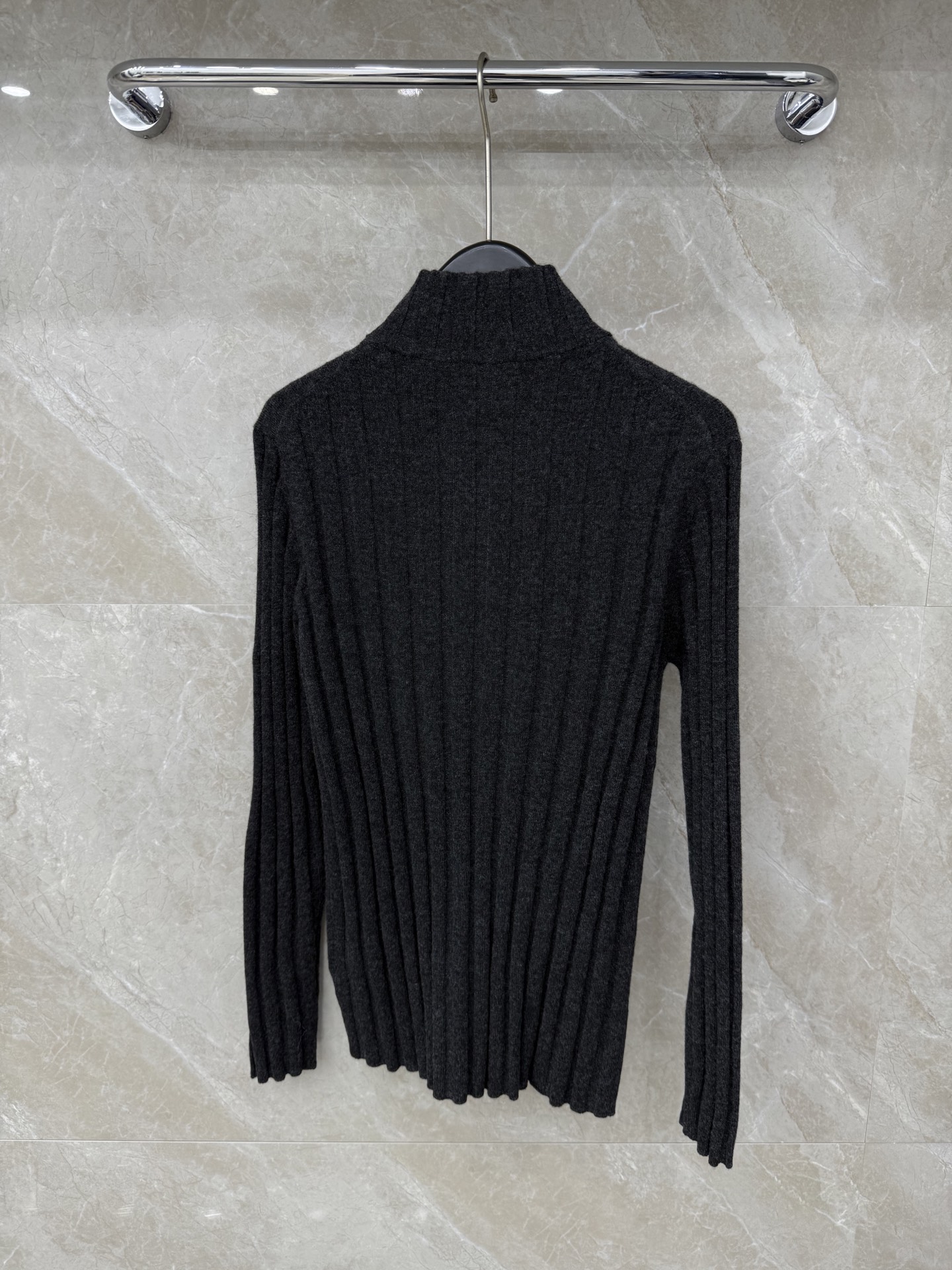 🛒𝐍𝐄𝐖 · 𝟐𝟎𝟐5/爆款现货【原版定制】Miu M*｜25新品立领双拉链羊绒针织开衫灰色系，王炸单品