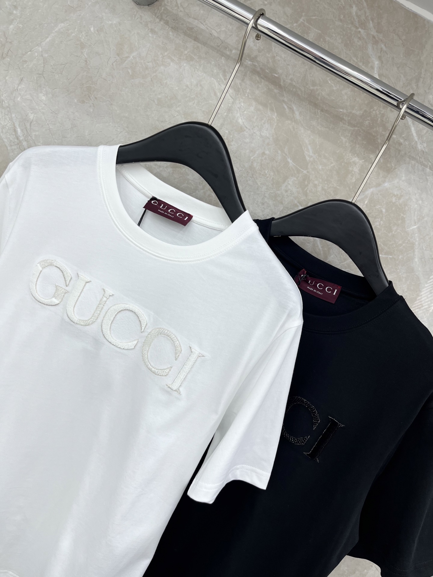 🛒𝐍𝐄𝐖 · 𝟐𝟎𝟐6/爆款现货原单品质 Gucc *｜精致刺绣短袖T恤高订面料 亲肤透气舒适标志性字母