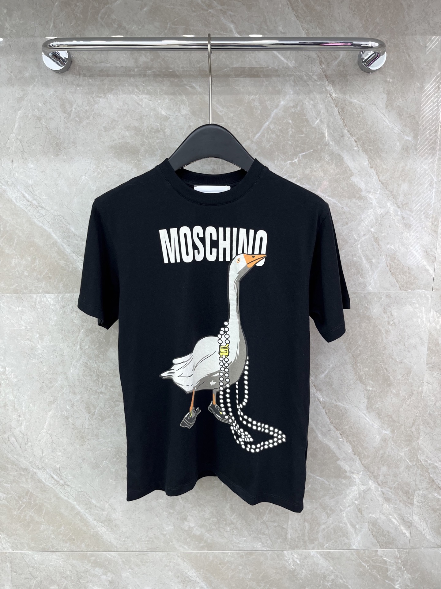 🛒𝐍𝐄𝐖 · 𝟐𝟎𝟐6/爆款现货原单品质 Mos*｜精致印花短袖T恤高订面料 亲肤透气舒适标志性字母图案