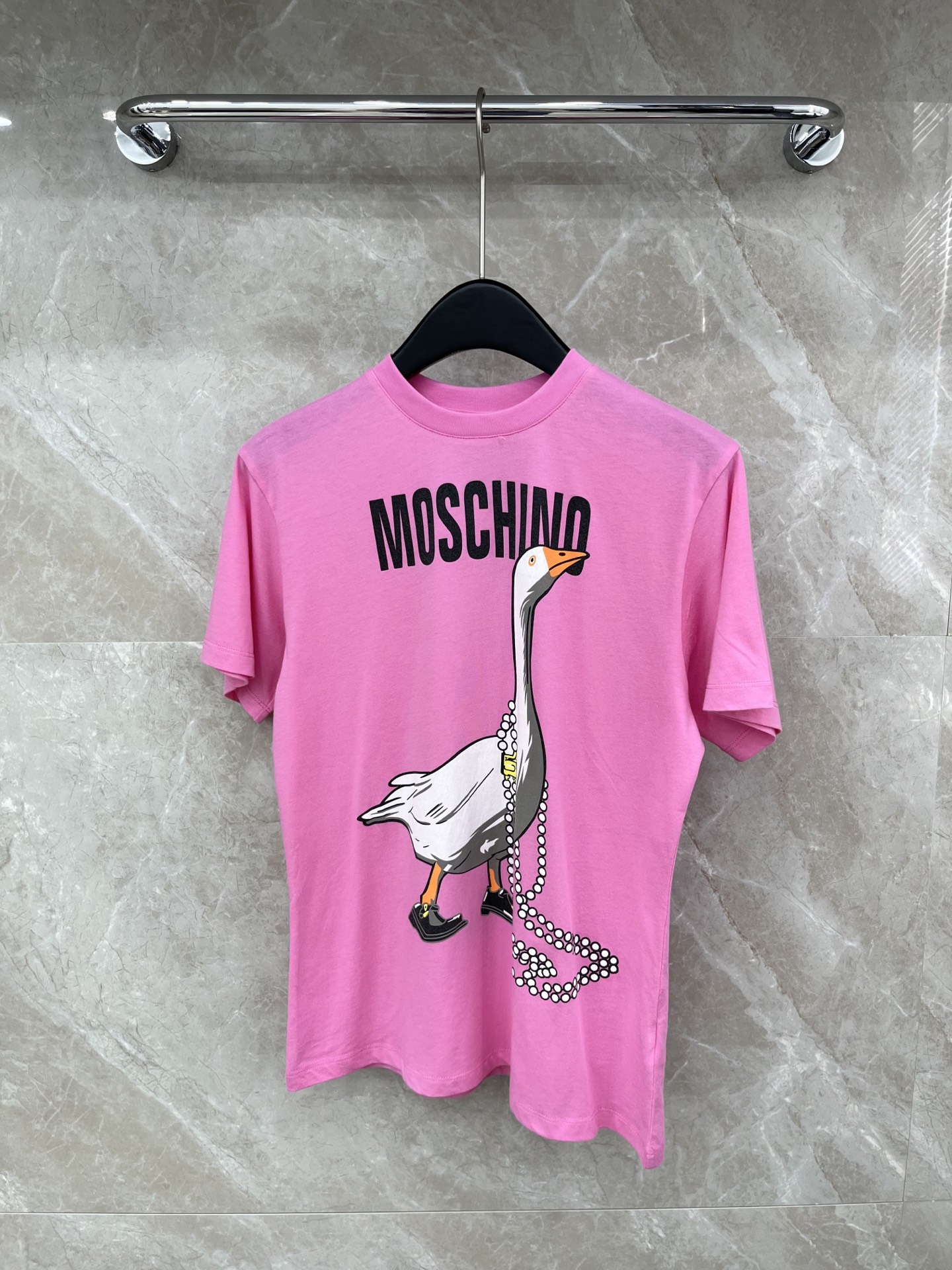 🛒𝐍𝐄𝐖 · 𝟐𝟎𝟐6/爆款现货原单品质 Mos*｜精致印花短袖T恤高订面料 亲肤透气舒适标志性字母图案