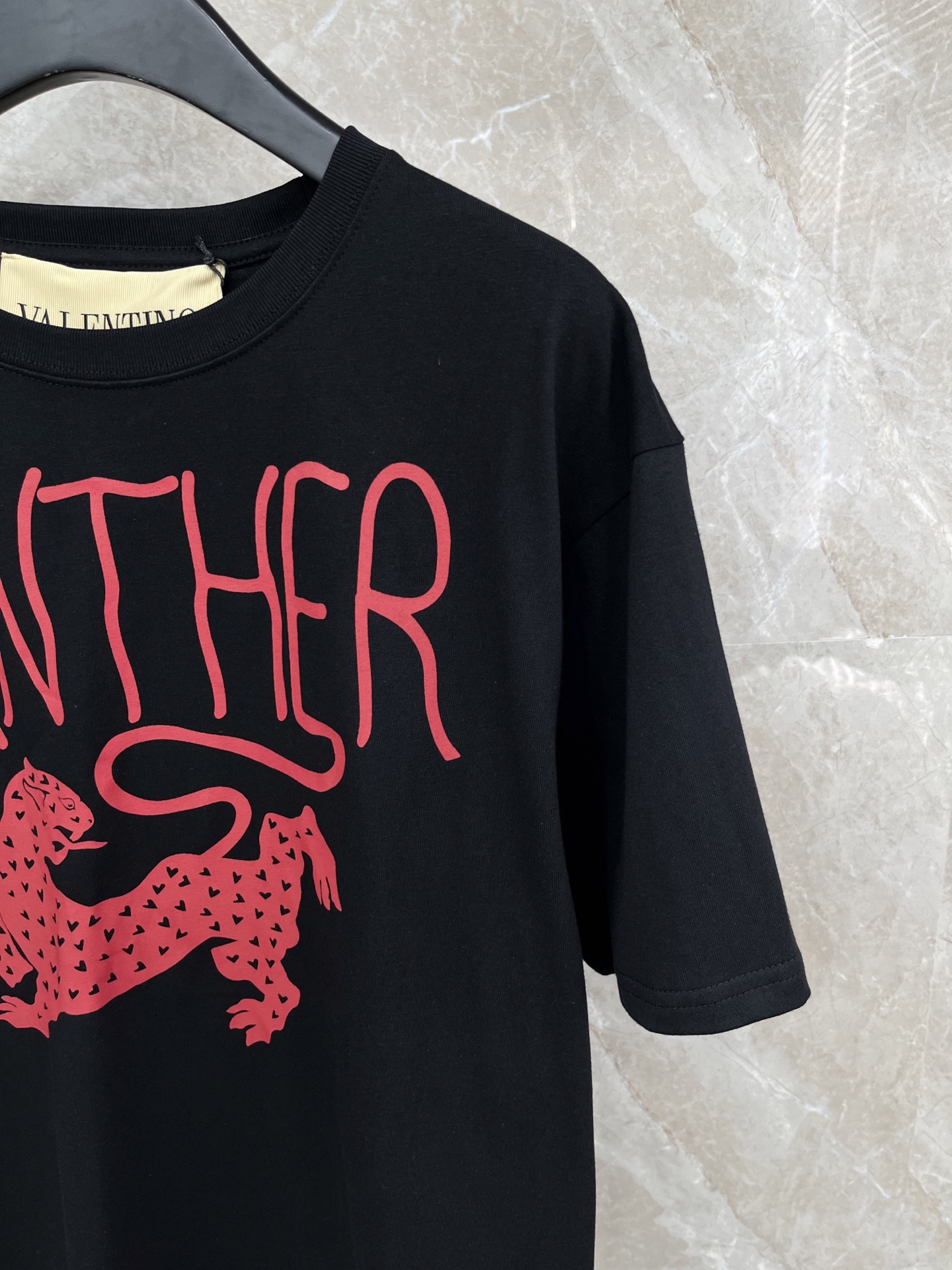 🛒𝐍𝐄𝐖 · 𝟐𝟎𝟐6/爆款现货原单品质 Valenti*｜精致印花短袖T恤高订面料 亲肤透气舒适标志性