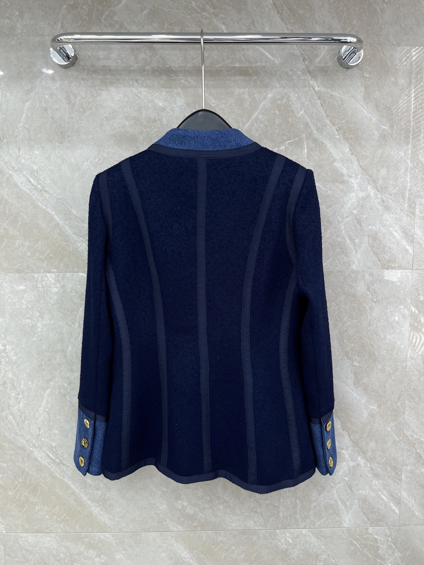 🛒𝐍𝐄𝐖 · 𝟐𝟎𝟐6/爆款现货原单品质 Cha*｜26早春新品粗花羊毛牛仔V领外套混色纱线设计 大工厂