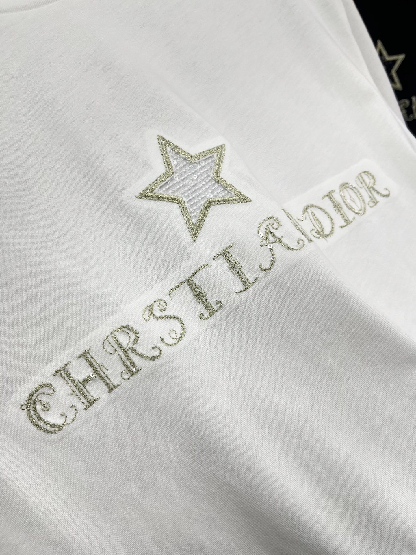 🛒𝐍𝐄𝐖 · 𝟐𝟎𝟐6/爆款现货原单品质 Dio *｜精致刺绣短袖T恤高订面料 亲肤透气舒适标志性字母图