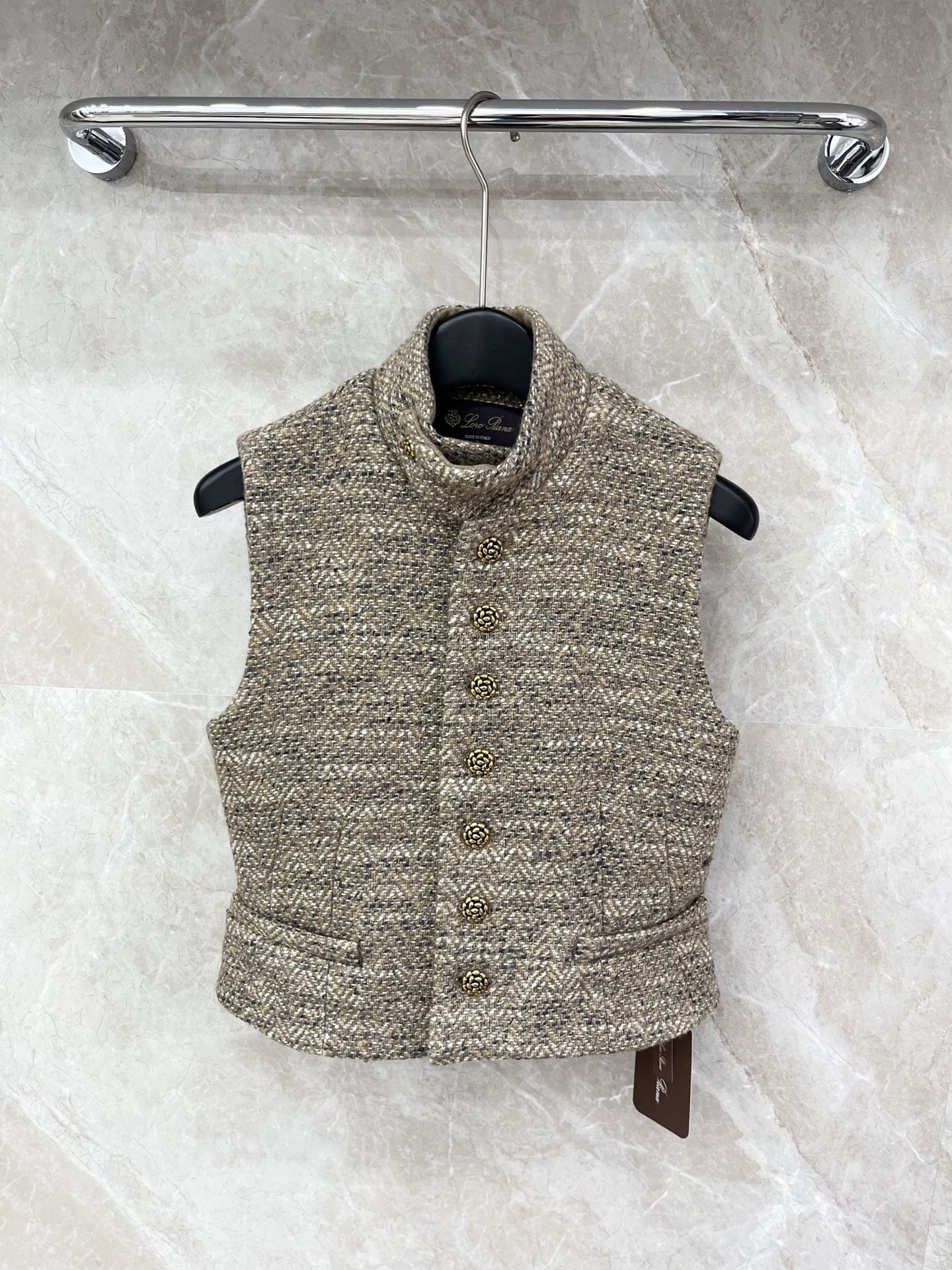 🛒𝐍𝐄𝐖 · 𝟐𝟎𝟐6/爆款现货原单品质 Lp*｜26早春新品粗花呢立领马甲外套混色纱线设计 大工厂订制