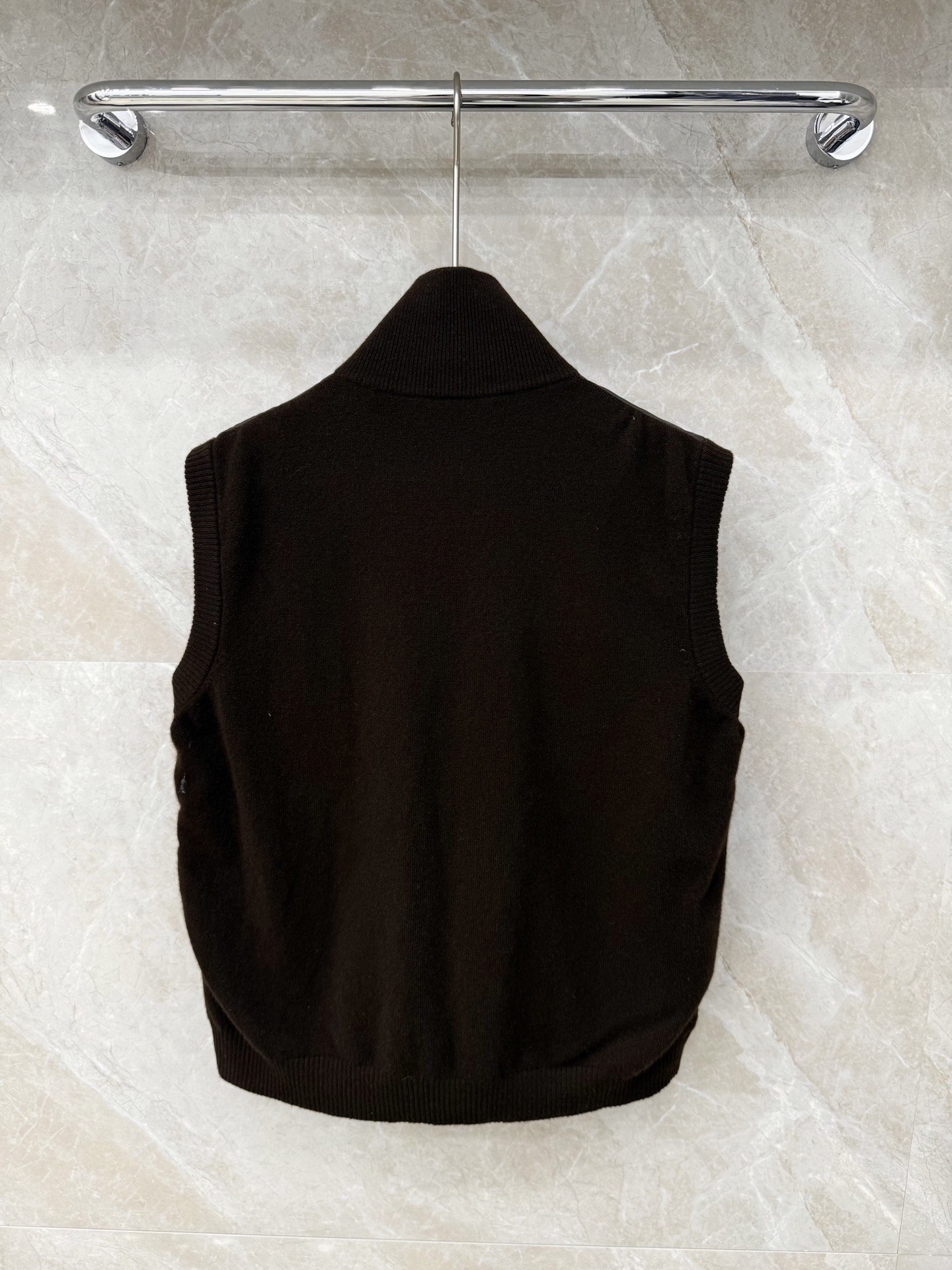 🛒𝐍𝐄𝐖 · 𝟐𝟎𝟐5/爆款现货【原版定制】Celin*｜25秋冬立领针织拼接羽绒马甲外套代购爆款本季超