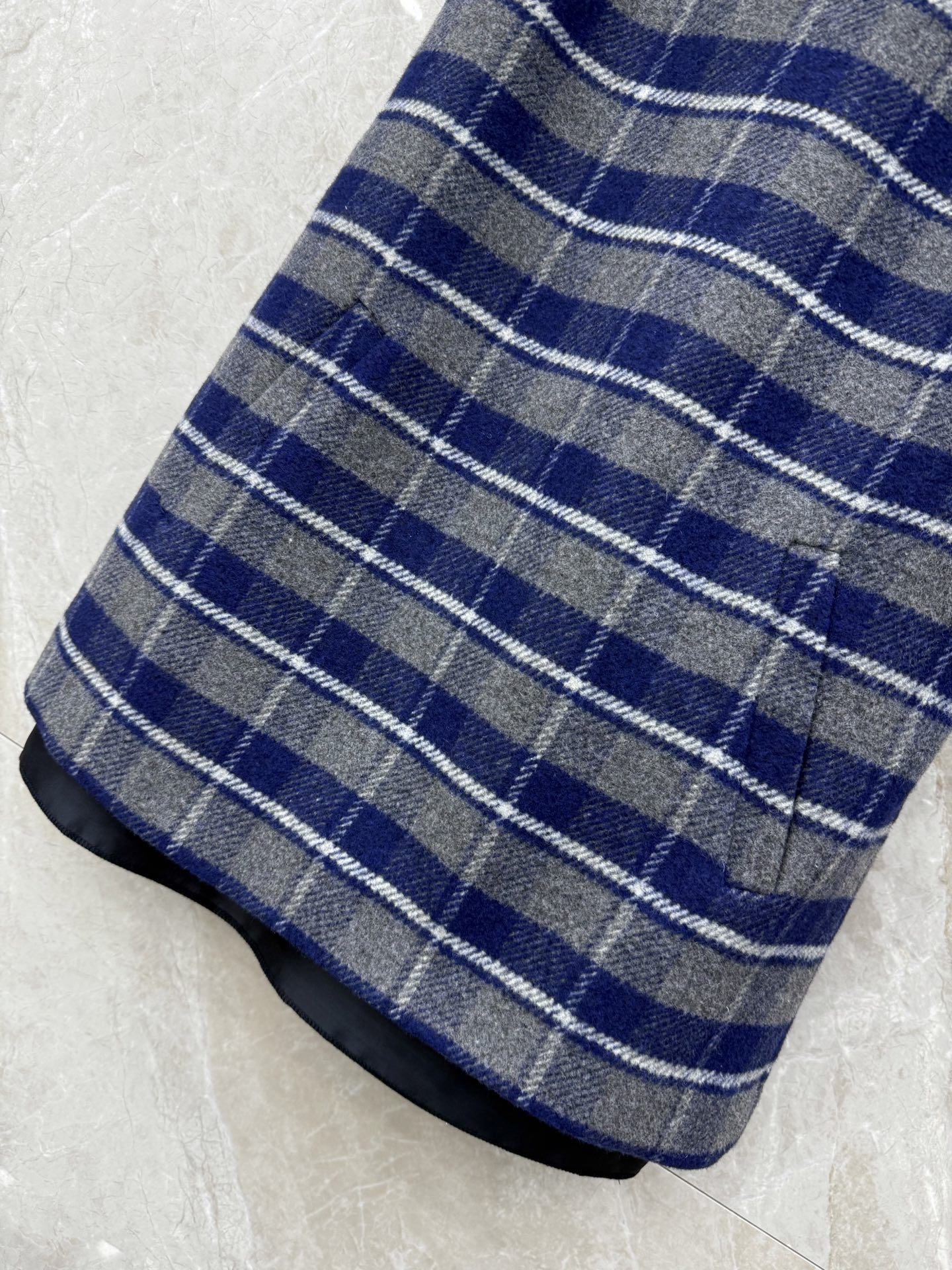 🛒𝐍𝐄𝐖 · 𝟐𝟎𝟐5/爆款现货【原版定制】 Miu Mi *｜2025新品格纹背心连衣裙 系列款定制Y