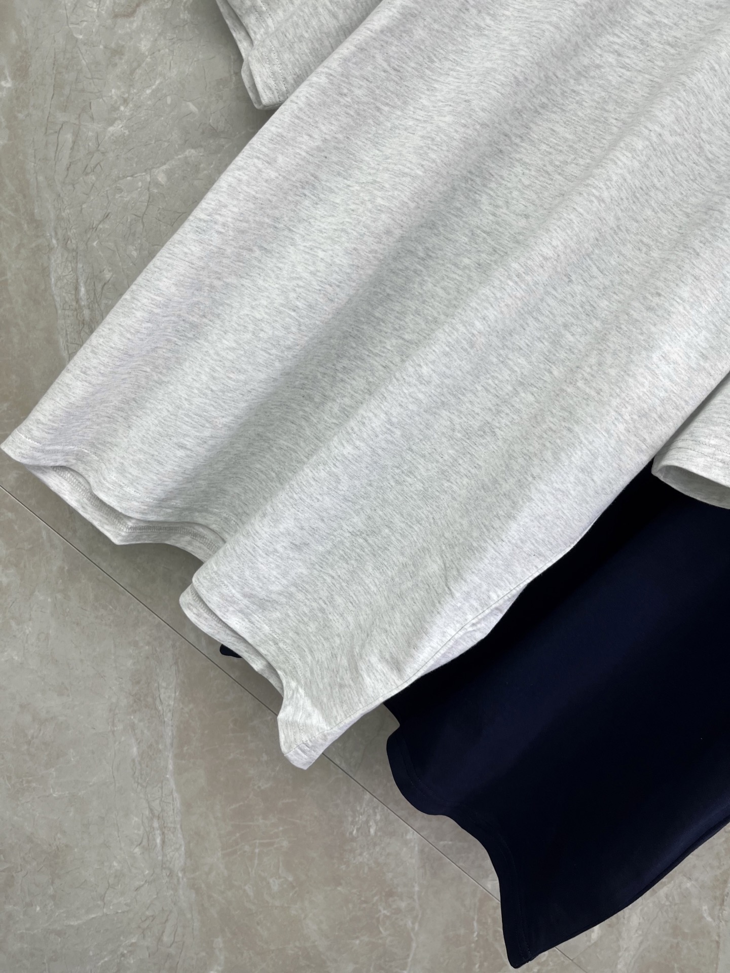 🛒𝐍𝐄𝐖 · 𝟐𝟎𝟐6/爆款现货【原版定制】𝐀𝐂𝐍𝐄 𝐒𝐓𝐔𝐃𝐈𝐎*｜26新款 蝴蝶结涂鸦字母T 美式辣