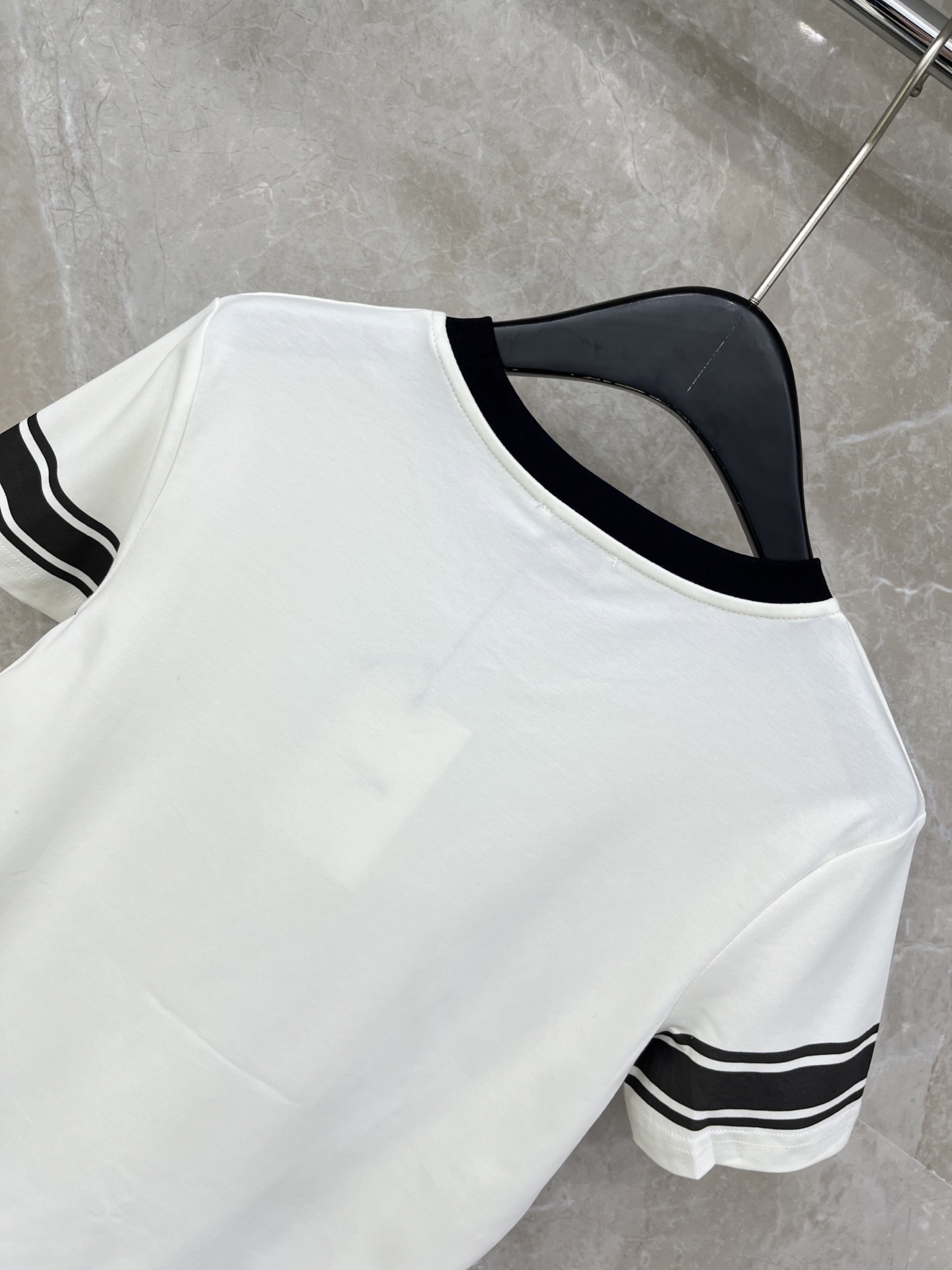 🛒𝐍𝐄𝐖 · 𝟐𝟎𝟐6/爆款现货原单品质 Celi*｜26新品图文印花短袖T恤精致宽松版型上身巨显瘦！定