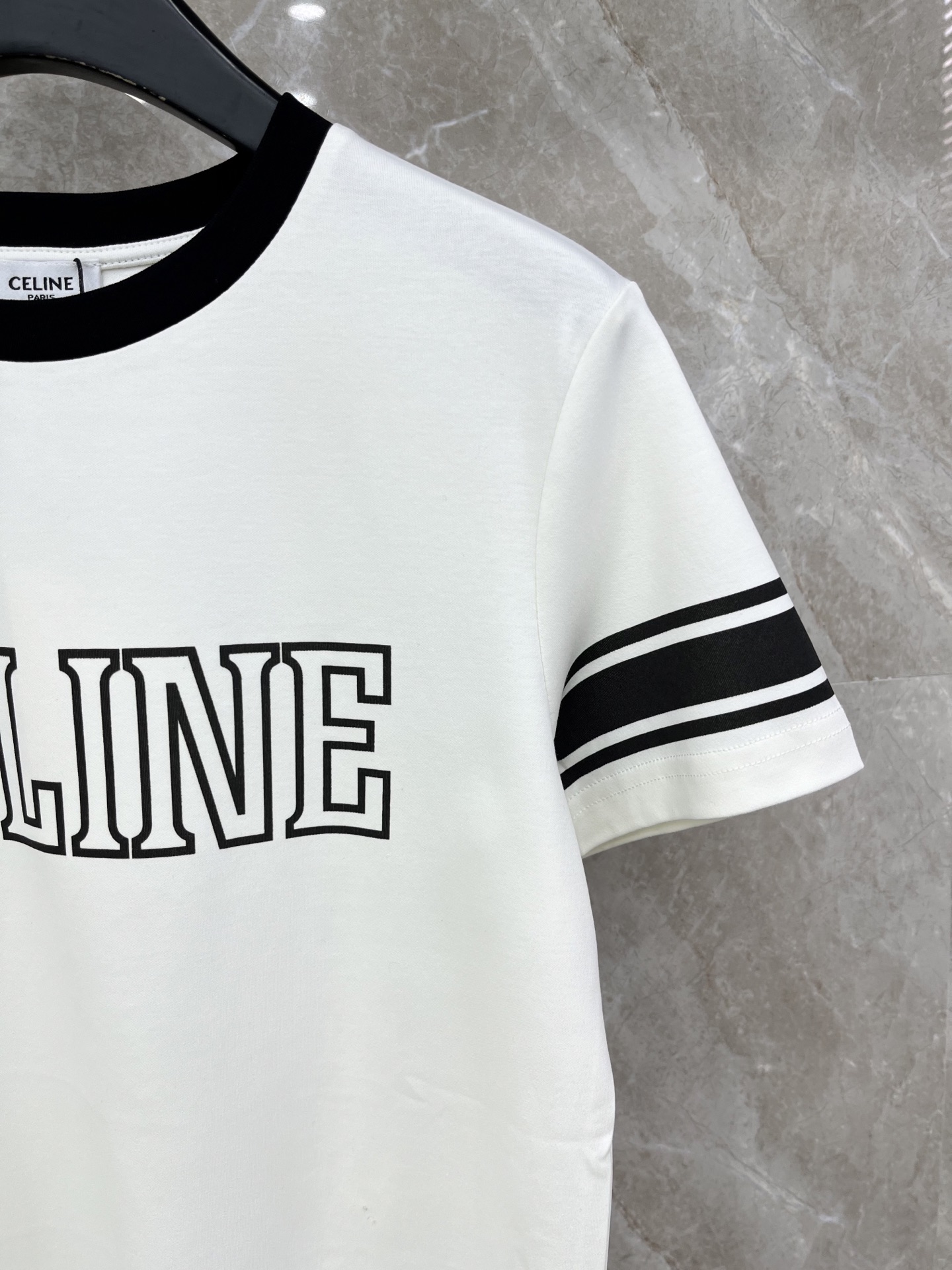 🛒𝐍𝐄𝐖 · 𝟐𝟎𝟐6/爆款现货原单品质 Celi*｜26新品图文印花短袖T恤精致宽松版型上身巨显瘦！定