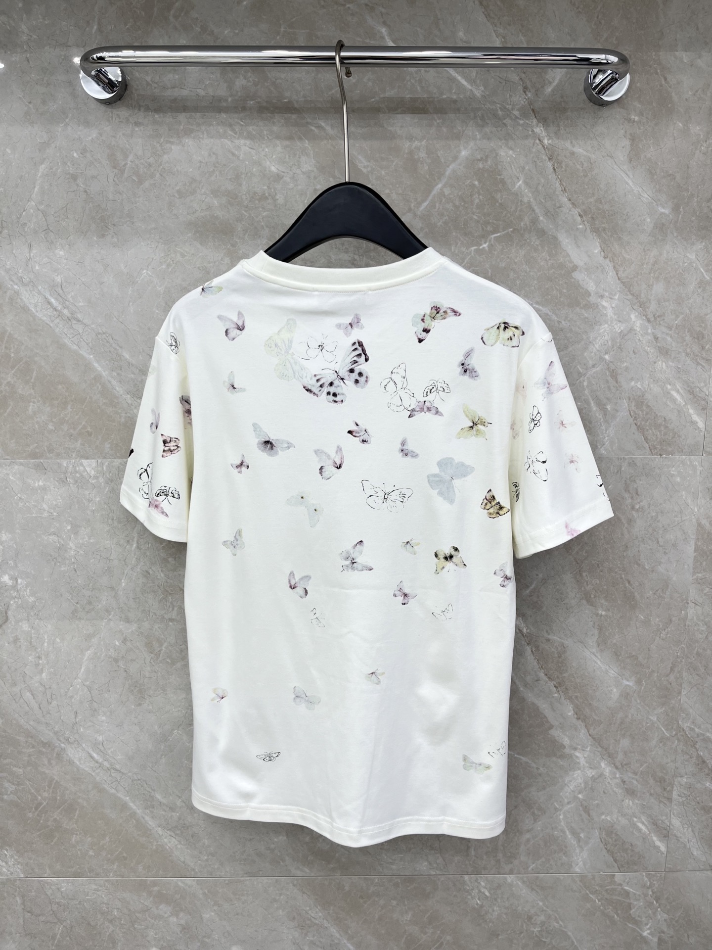 🛒𝐍𝐄𝐖 · 𝟐𝟎𝟐6/爆款现货原单品质 Dio*｜26新品印花短袖T恤精致宽松版型上身巨显瘦！定制最新