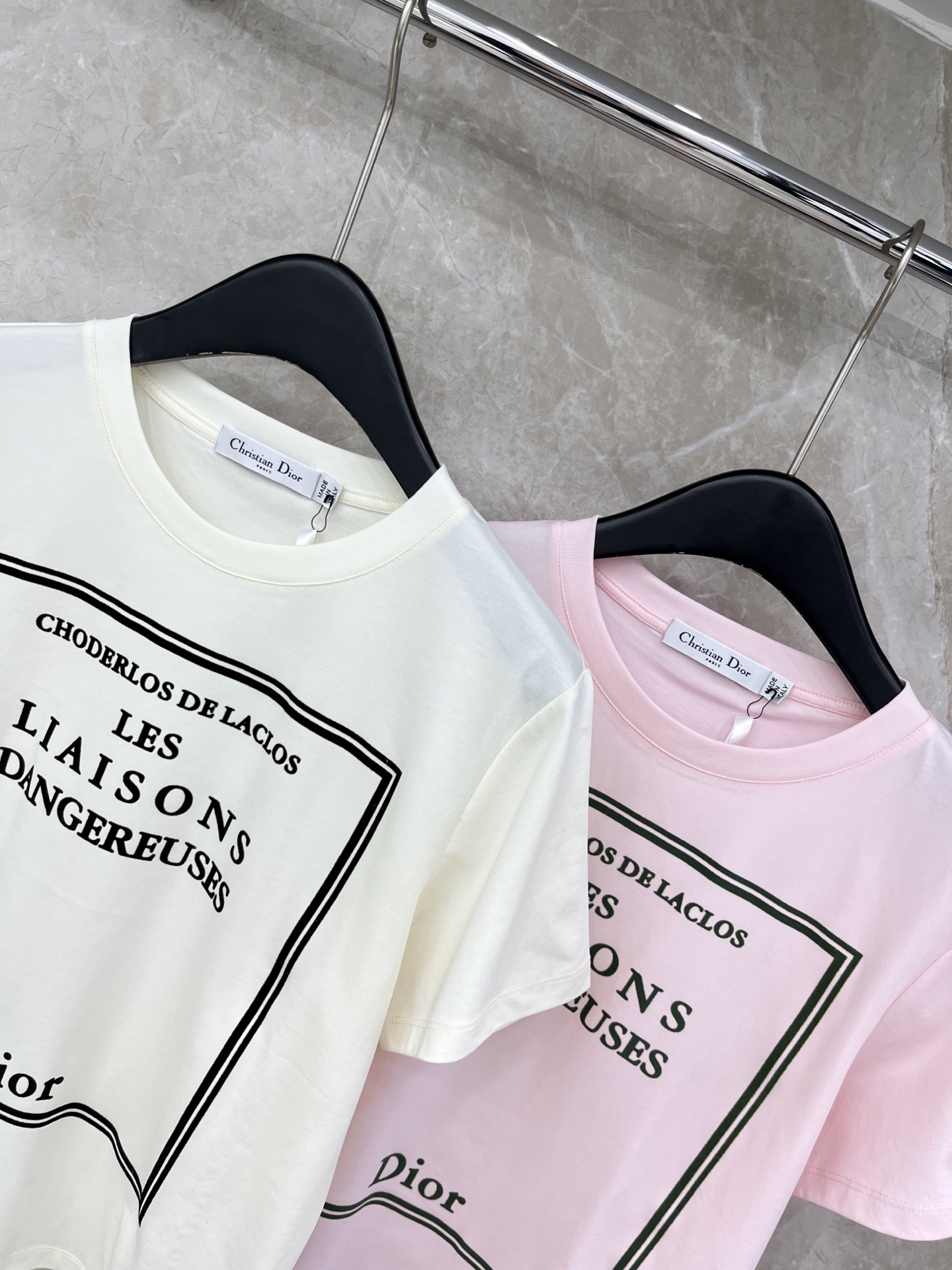 🛒𝐍𝐄𝐖 · 𝟐𝟎𝟐6/爆款现货原单品质 Dio*｜26新品植绒短袖T恤精致宽松版型上身巨显瘦！定制最新