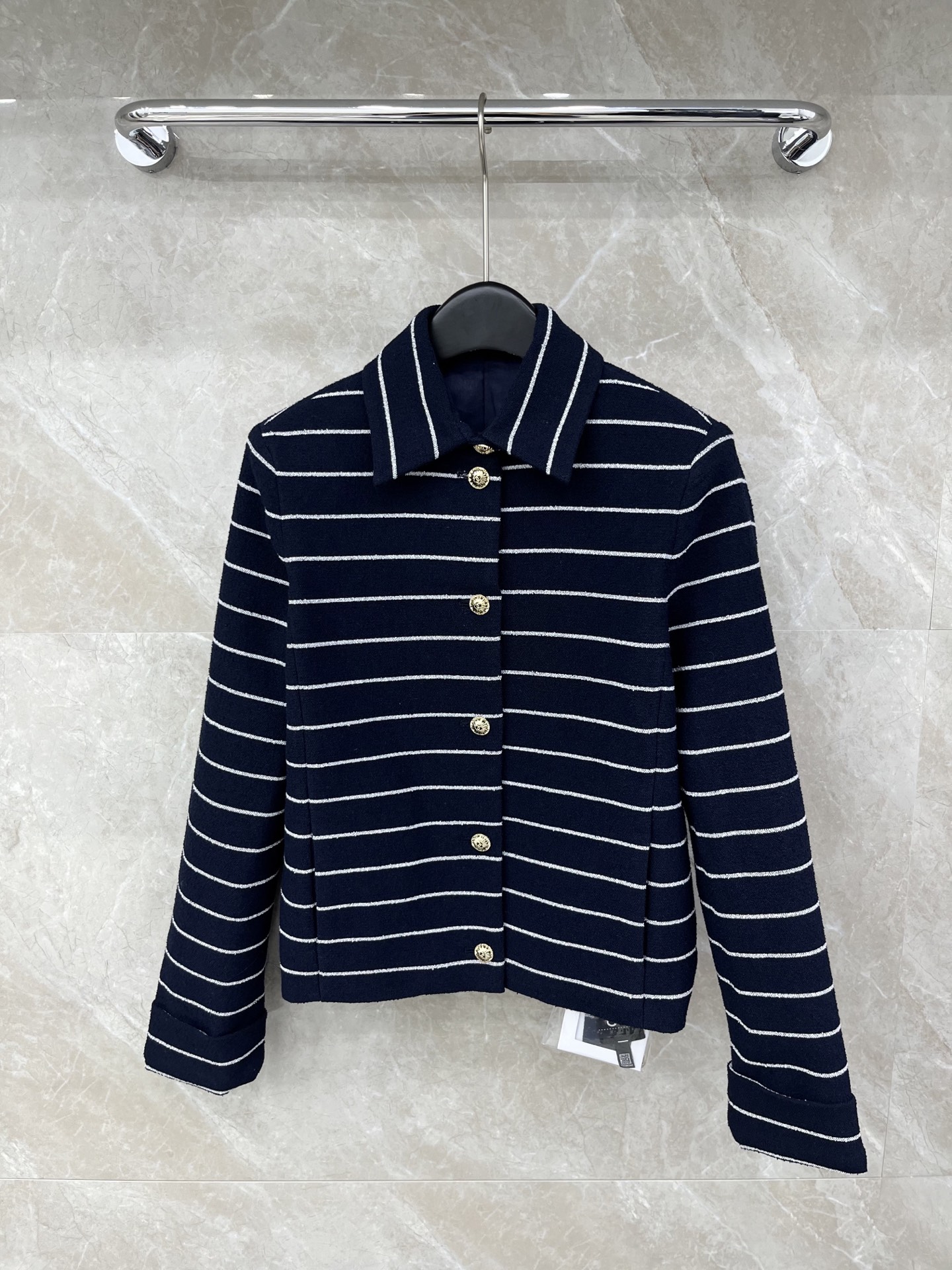 🛒𝐍𝐄𝐖 · 𝟐𝟎𝟐6/爆款现货原单品质 Cha*｜26早春新品粗花呢条纹翻领外套 系列款混色纱线设计 