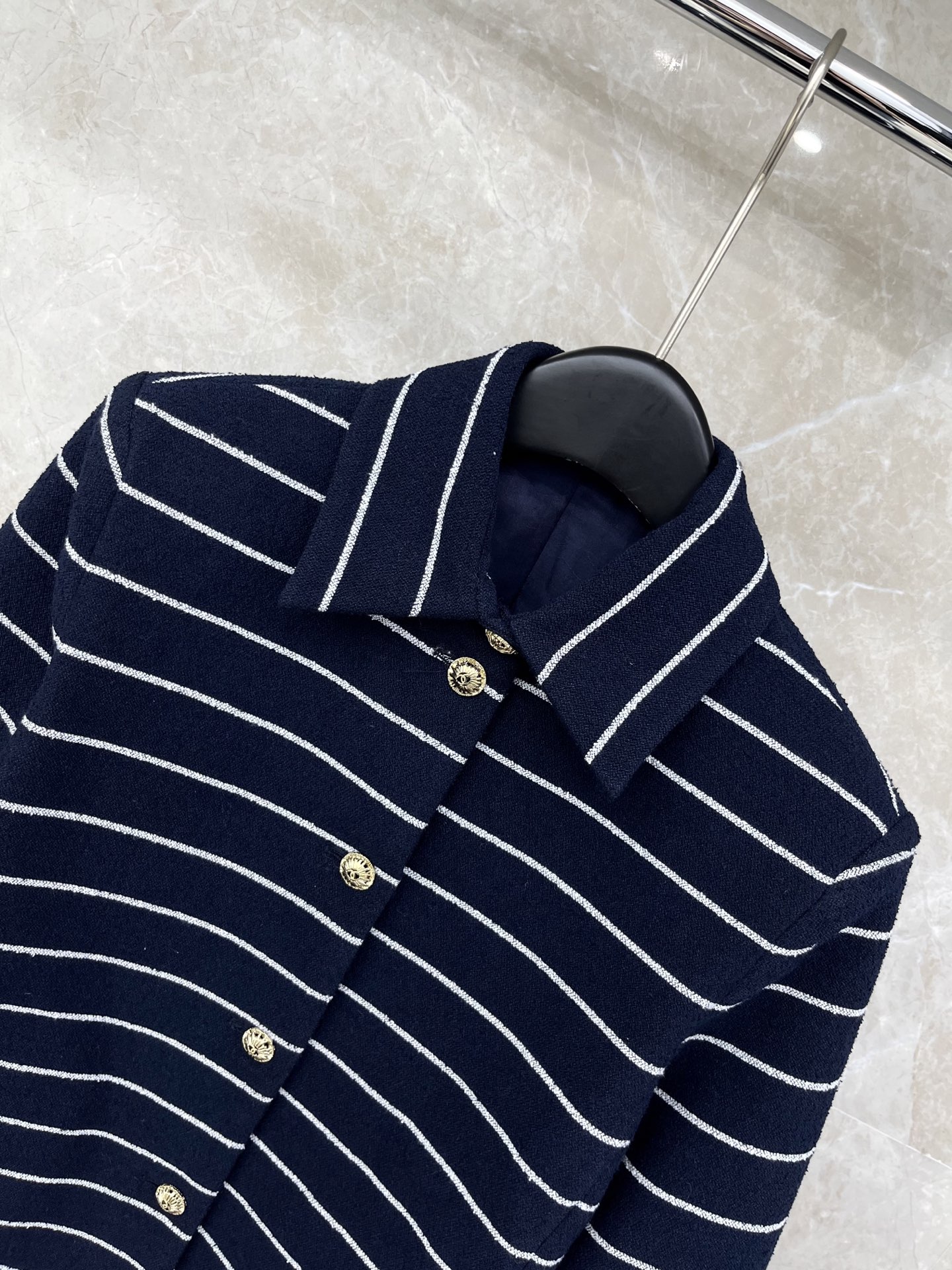 🛒𝐍𝐄𝐖 · 𝟐𝟎𝟐6/爆款现货原单品质 Cha*｜26早春新品粗花呢条纹翻领外套 系列款混色纱线设计 