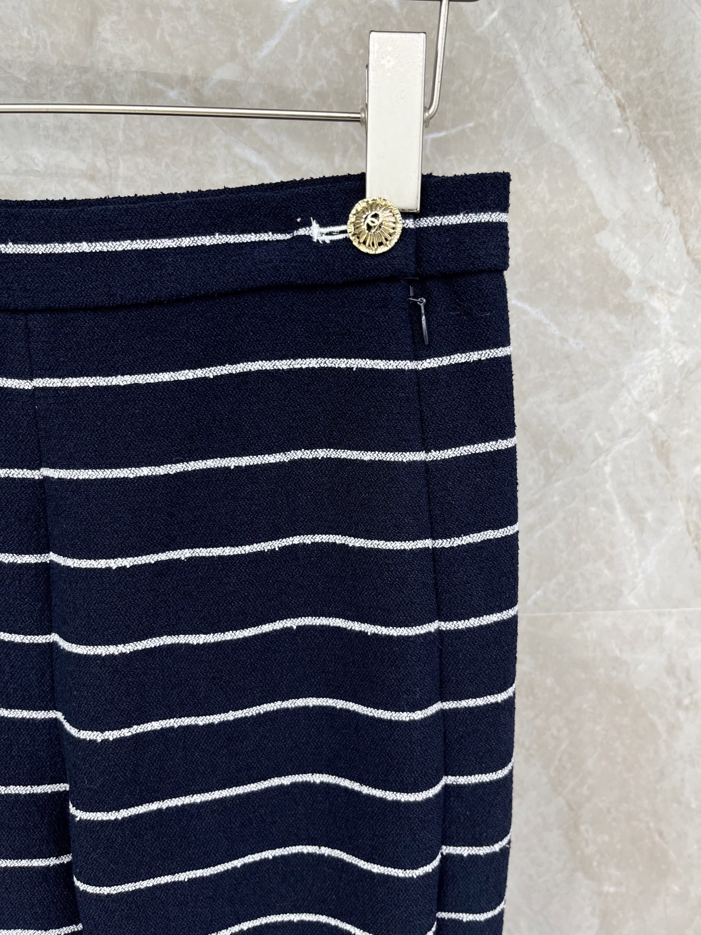 🛒𝐍𝐄𝐖 · 𝟐𝟎𝟐6/爆款现货原单品质 Cha*｜26早春新品粗花呢条纹大喇叭休闲裤混色纱线设计 大工