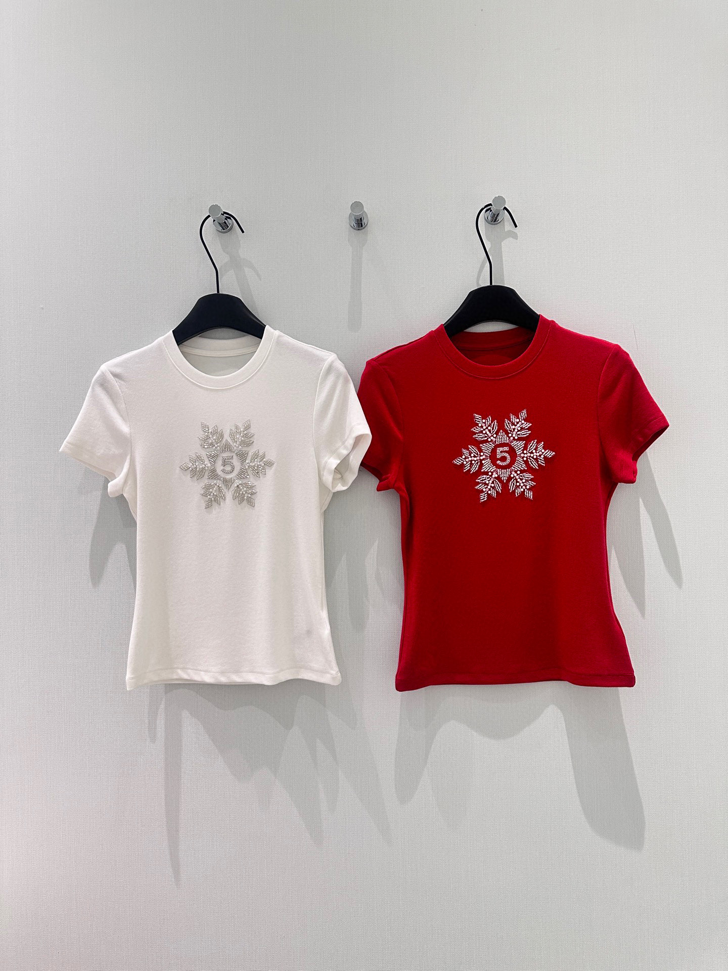 🛒𝐍𝐄𝐖 · 𝟐𝟎𝟐6/爆款现货设计师 原创｜2026新款短袖T云感舒适的系列！上身的触感谁穿谁知道的舒