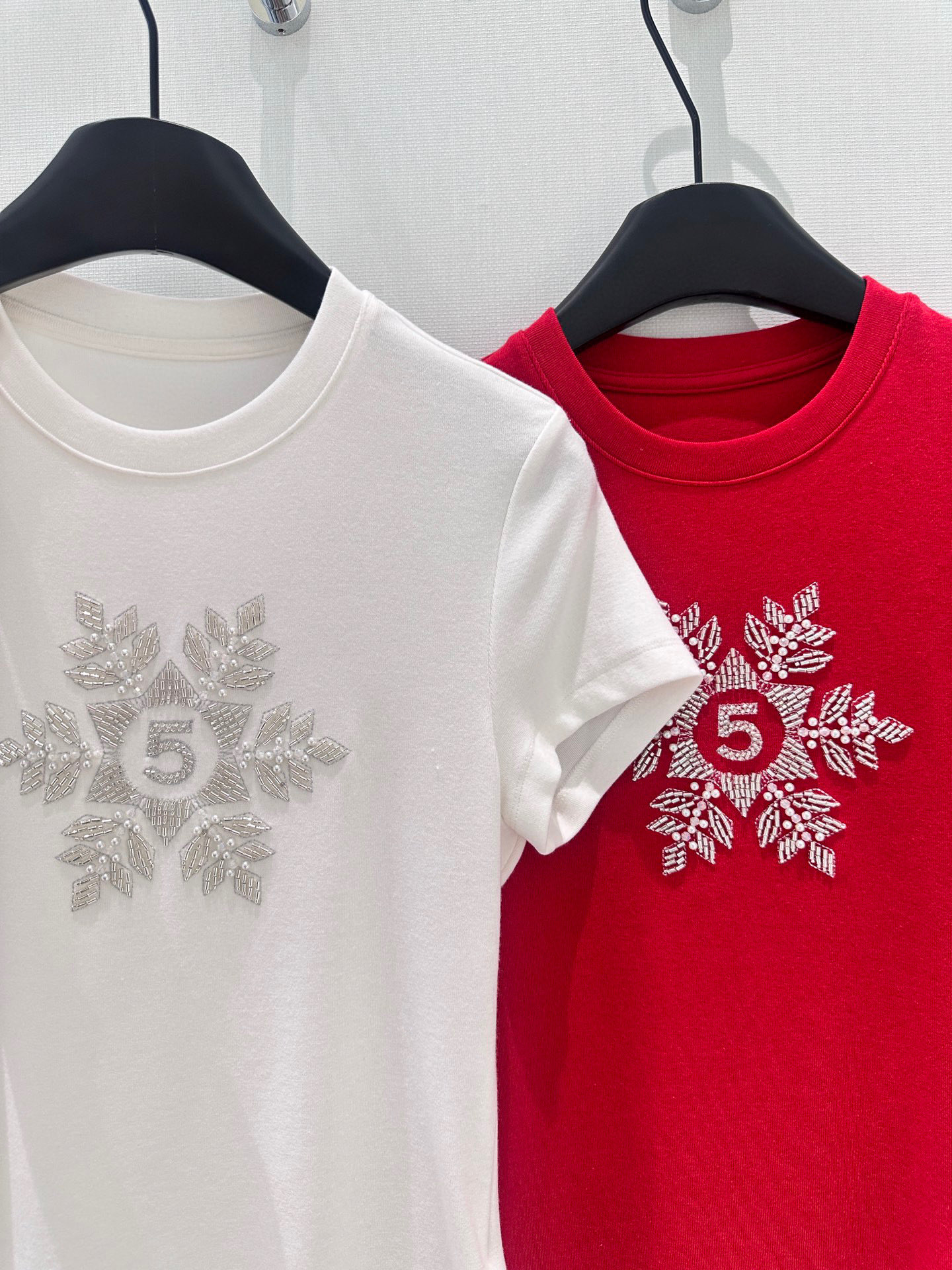 🛒𝐍𝐄𝐖 · 𝟐𝟎𝟐6/爆款现货设计师 原创｜2026新款短袖T云感舒适的系列！上身的触感谁穿谁知道的舒