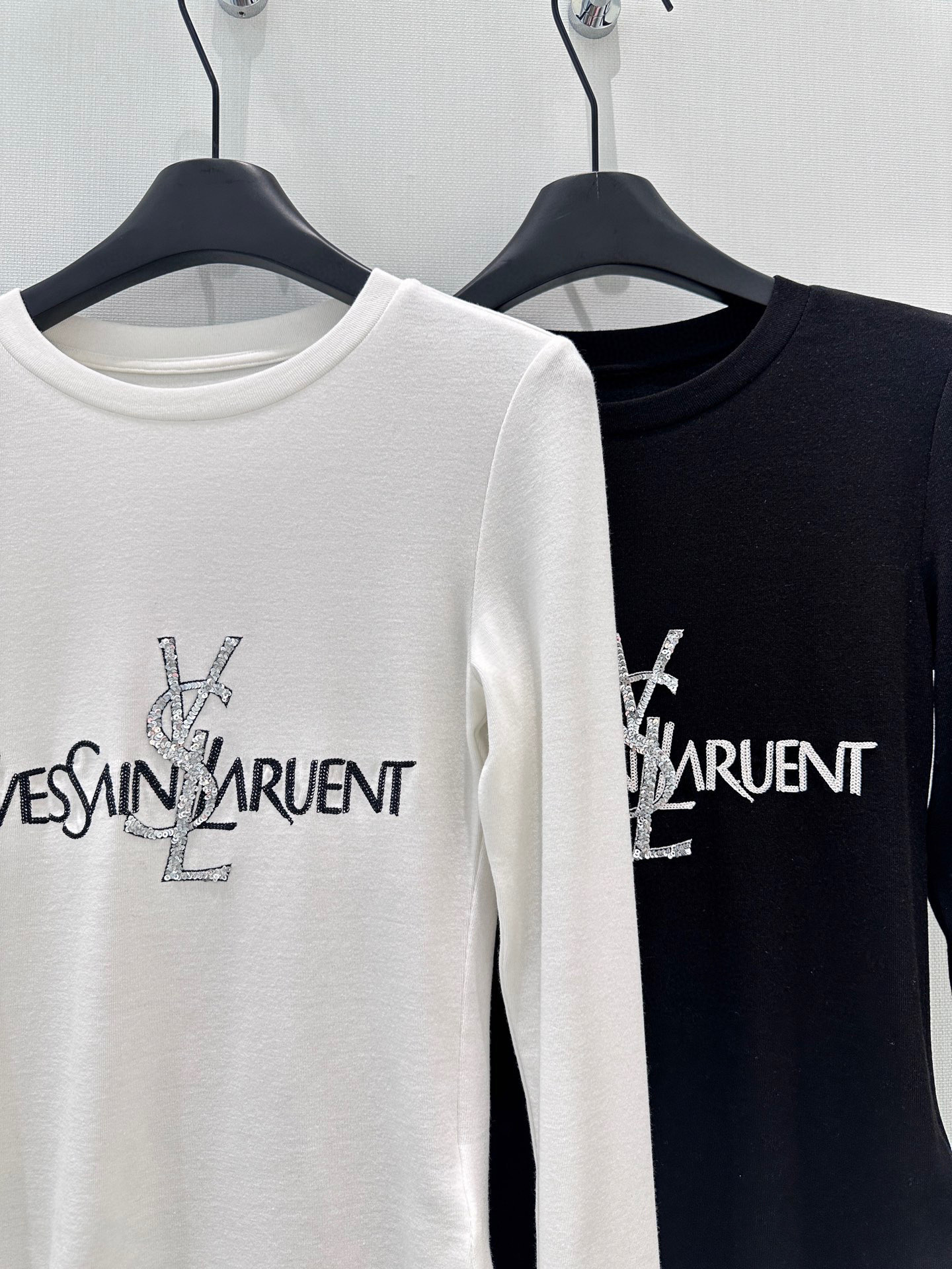 🛒𝐍𝐄𝐖 · 𝟐𝟎𝟐6/爆款现货设计师 原创｜2026新款长袖T云感舒适的系列！上身的触感谁穿谁知道的舒