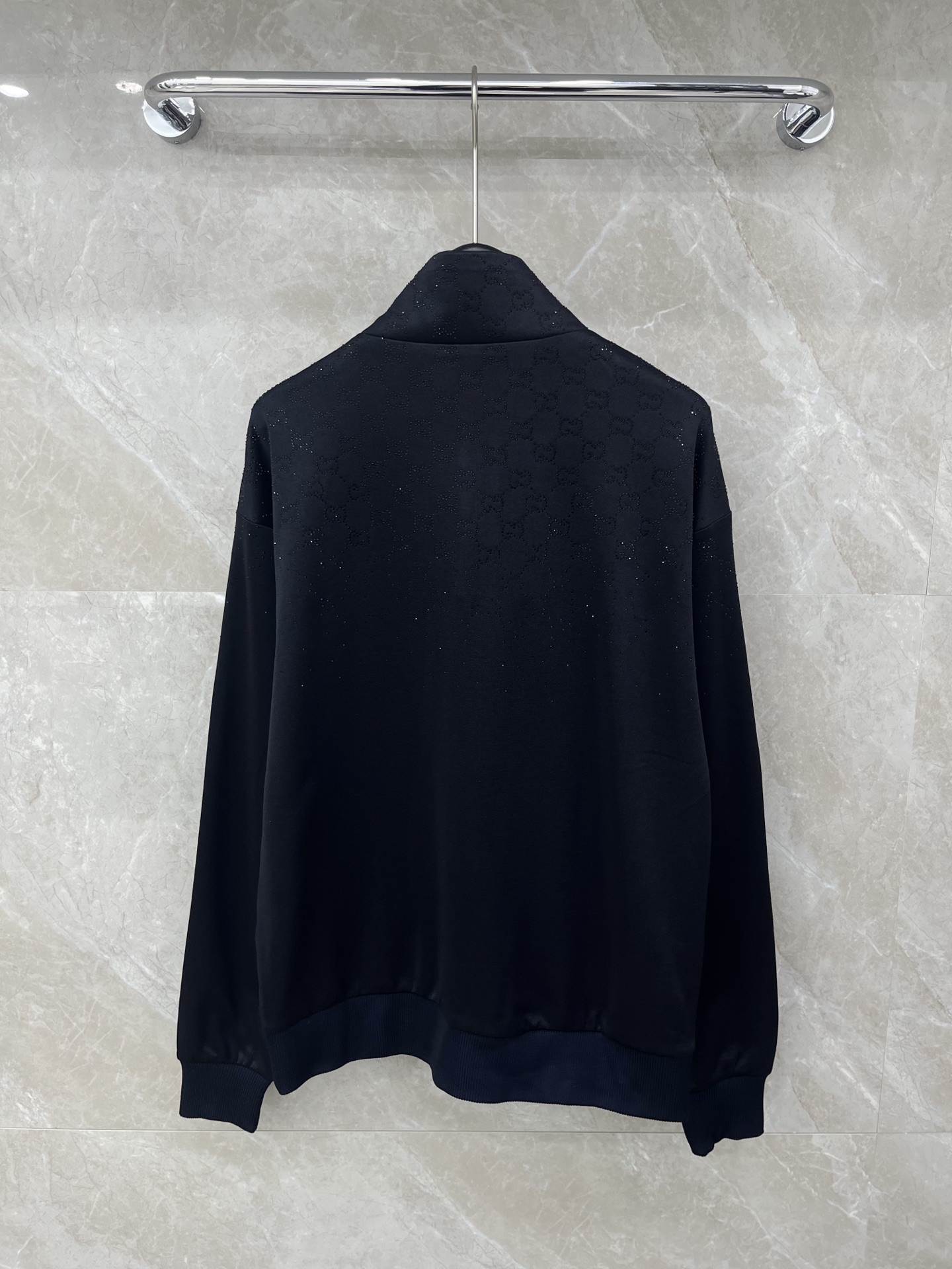 🛒𝐍𝐄𝐖 · 𝟐𝟎𝟐6/爆款现货原单品质 Gucc*｜26早春立领烫钻拉链外套代购爆款 非常实用经典的单