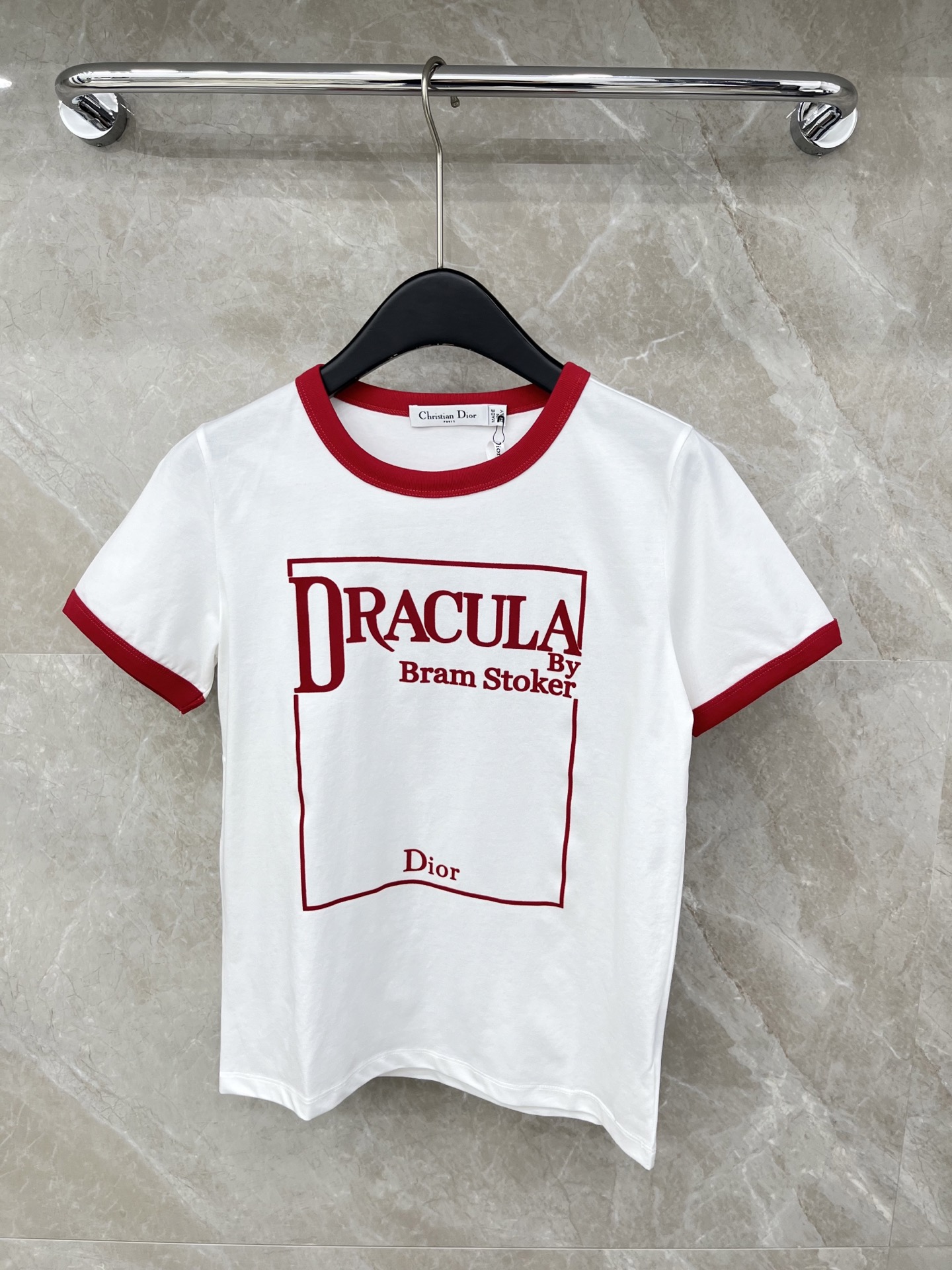 🛒𝐍𝐄𝐖 · 𝟐𝟎𝟐6/爆款现货原单品质 Dio*｜26新品植绒短袖T恤精致宽松版型上身巨显瘦！定制最新