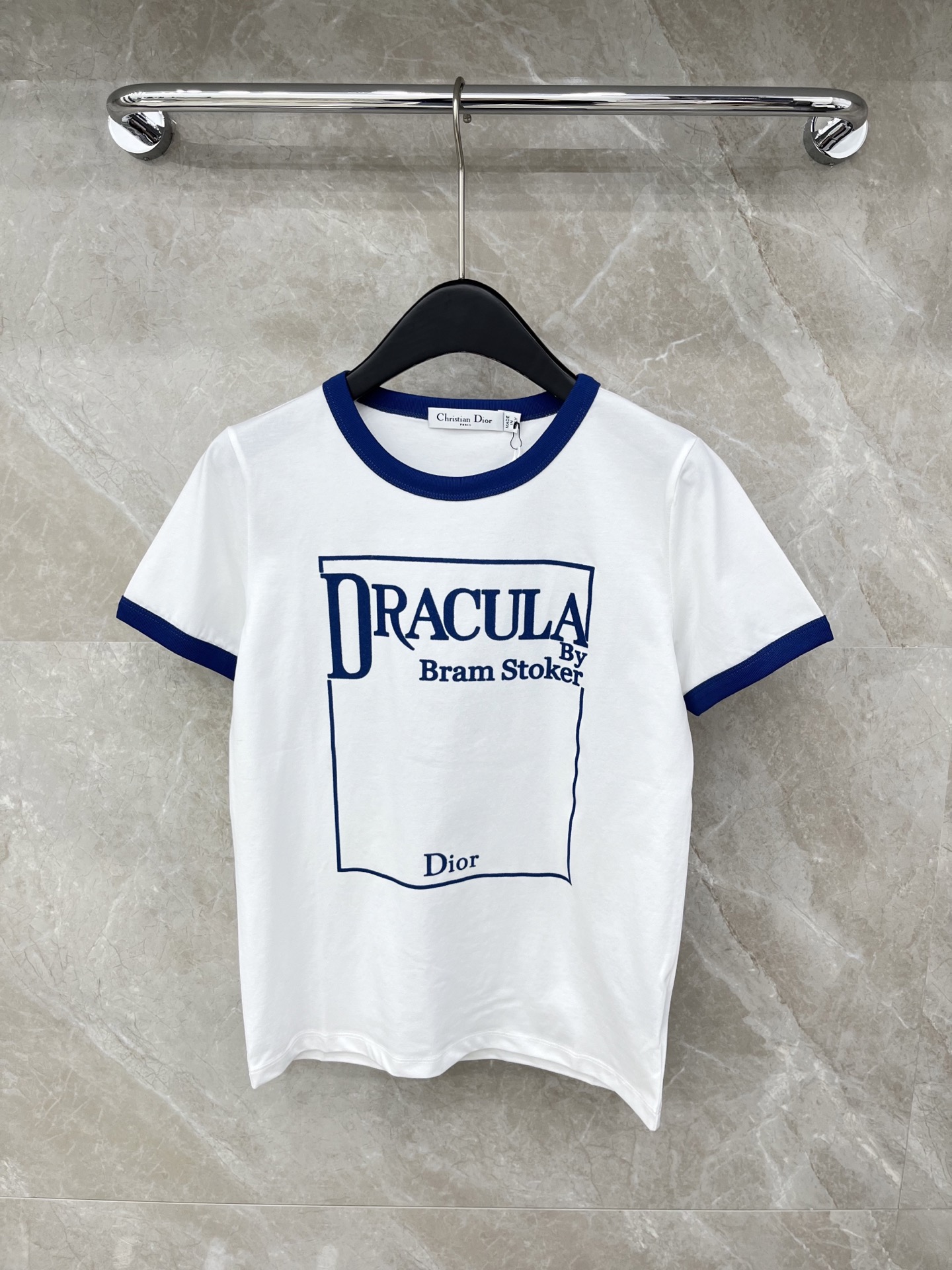 🛒𝐍𝐄𝐖 · 𝟐𝟎𝟐6/爆款现货原单品质 Dio*｜26新品植绒短袖T恤精致宽松版型上身巨显瘦！定制最新