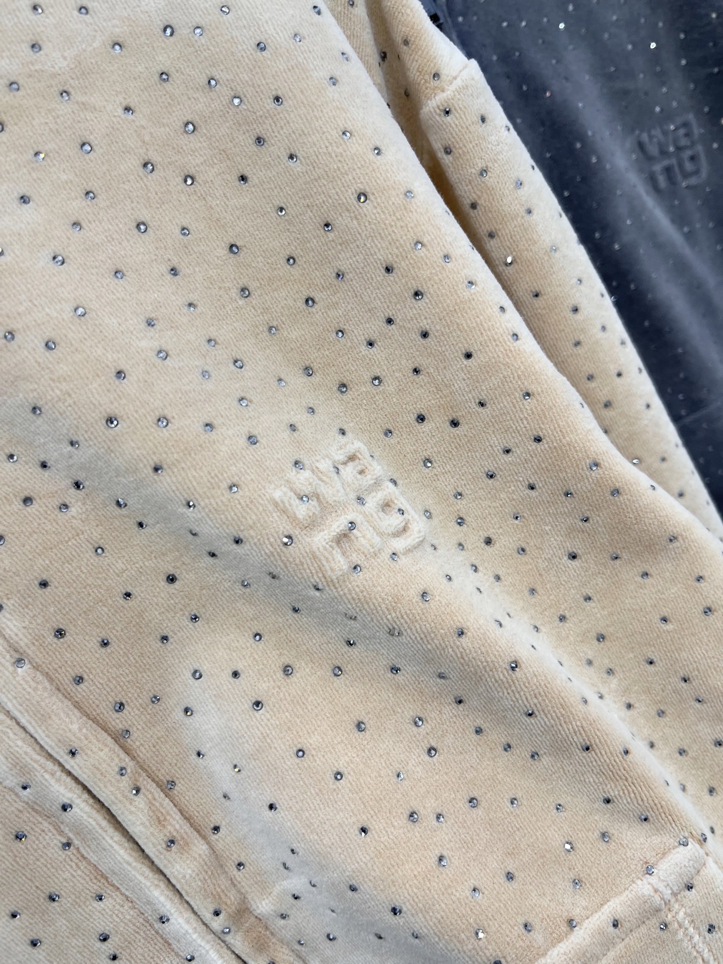 🛒𝐍𝐄𝐖 · 𝟐𝟎𝟐6/爆款现货【原版定制】Alex*｜戴帽双拉链丝绒烫钻外套 系列款精致千金风穿搭 高