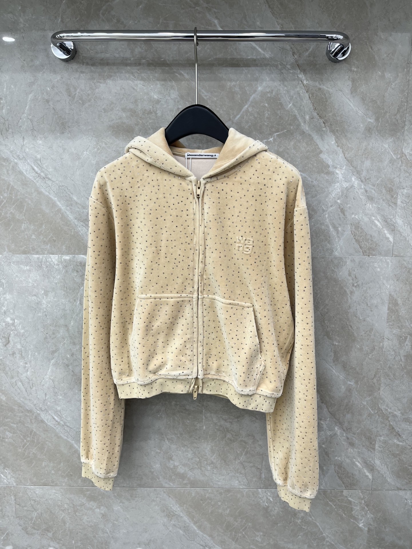 🛒𝐍𝐄𝐖 · 𝟐𝟎𝟐6/爆款现货【原版定制】Alex*｜戴帽双拉链丝绒烫钻外套 系列款精致千金风穿搭 高