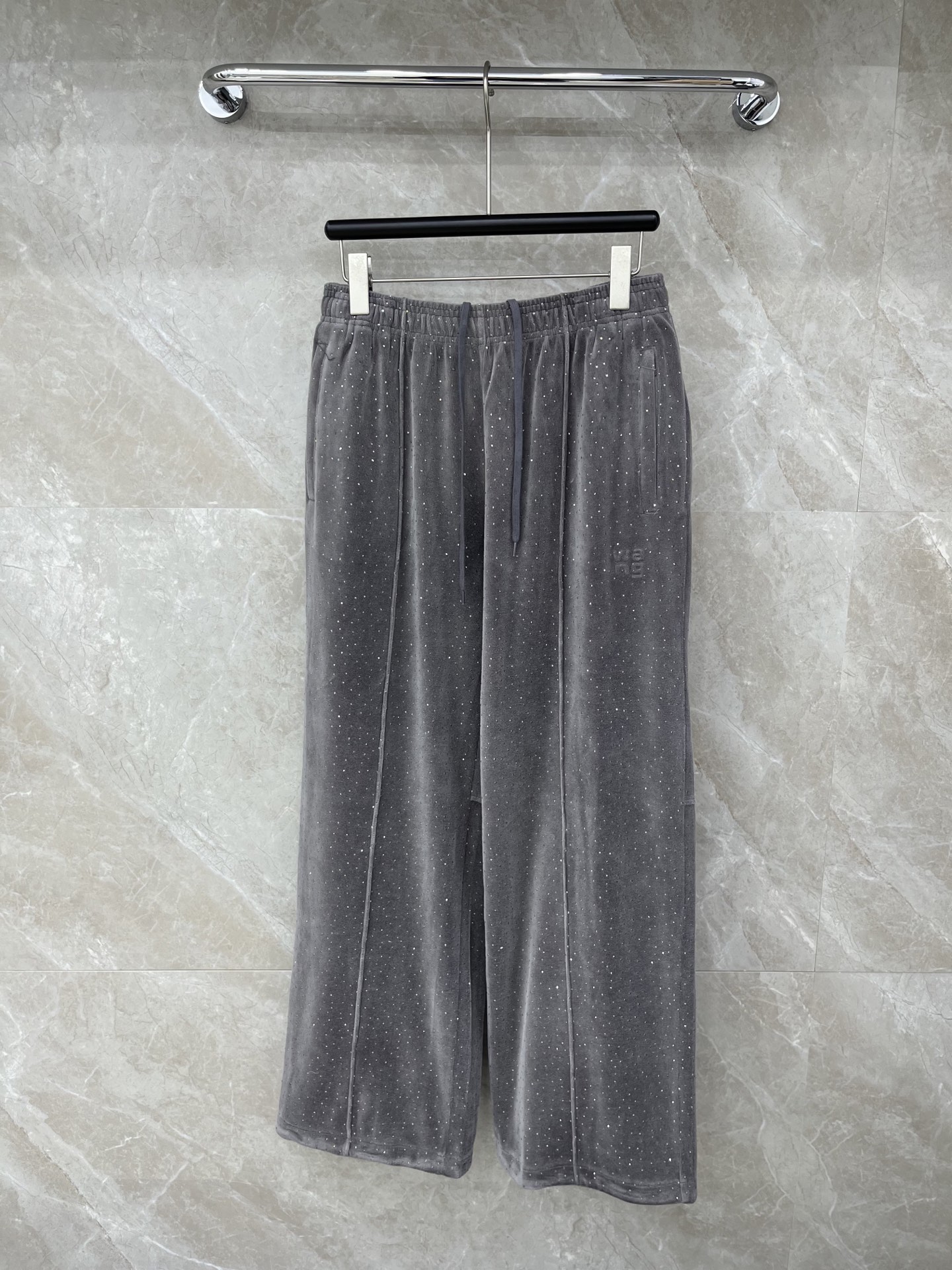 🛒𝐍𝐄𝐖 · 𝟐𝟎𝟐6/爆款现货【原版定制】Alex*｜抽绳丝绒烫钻长裤 系列款精致千金风穿搭 高腰版型