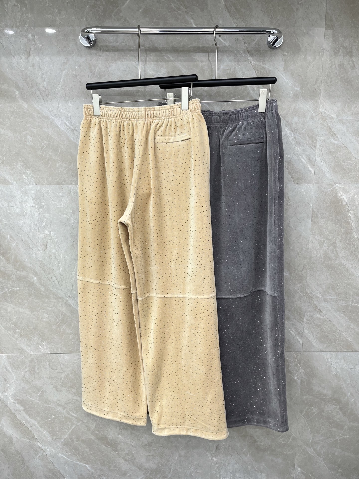 🛒𝐍𝐄𝐖 · 𝟐𝟎𝟐6/爆款现货【原版定制】Alex*｜抽绳丝绒烫钻长裤 系列款精致千金风穿搭 高腰版型