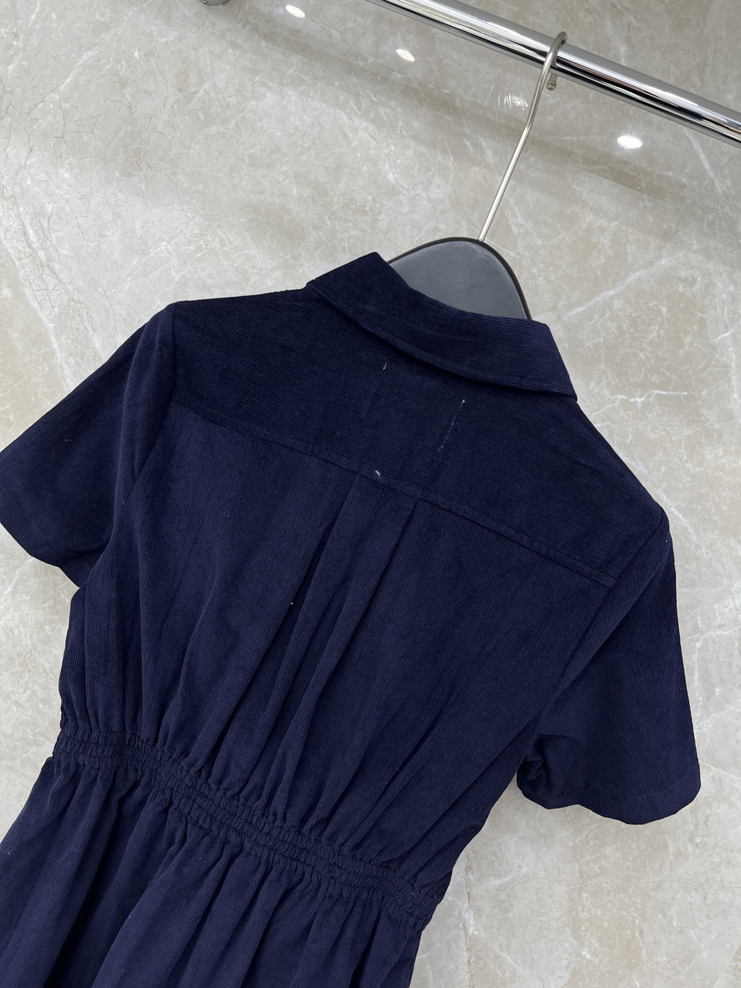 🛒𝐍𝐄𝐖 · 𝟐𝟎𝟐6/爆款现货【原版定制】 Miu Mi *｜2026新品灯芯绒收腰连衣裙 定制YB材