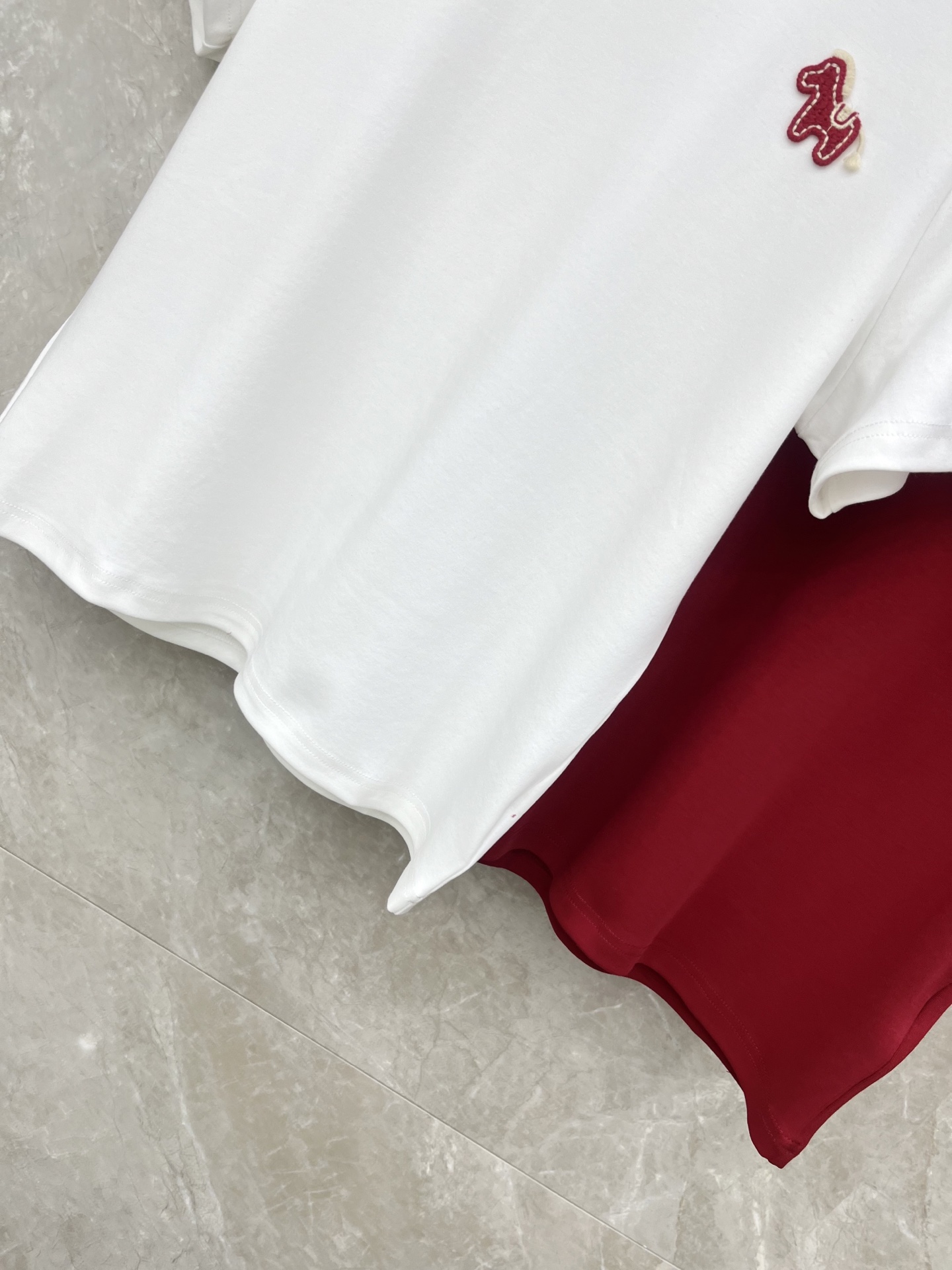 🛒𝐍𝐄𝐖 · 𝟐𝟎𝟐6/爆款现货原单品质 小众*｜26马年限定新品短袖T恤精致宽松版型上身巨显瘦！定制最