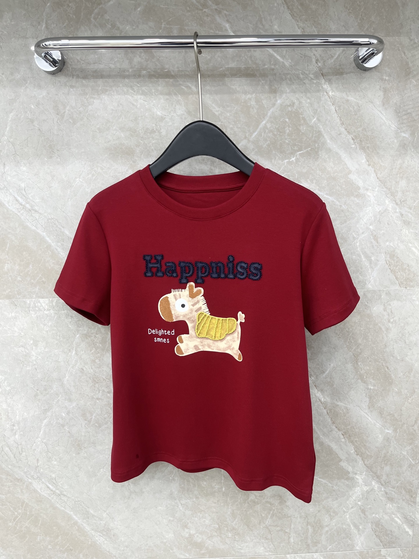 🛒𝐍𝐄𝐖 · 𝟐𝟎𝟐6/爆款现货原单品质 小众*｜26马年限定新品重工立体刺绣短袖T恤精致宽松版型上身巨