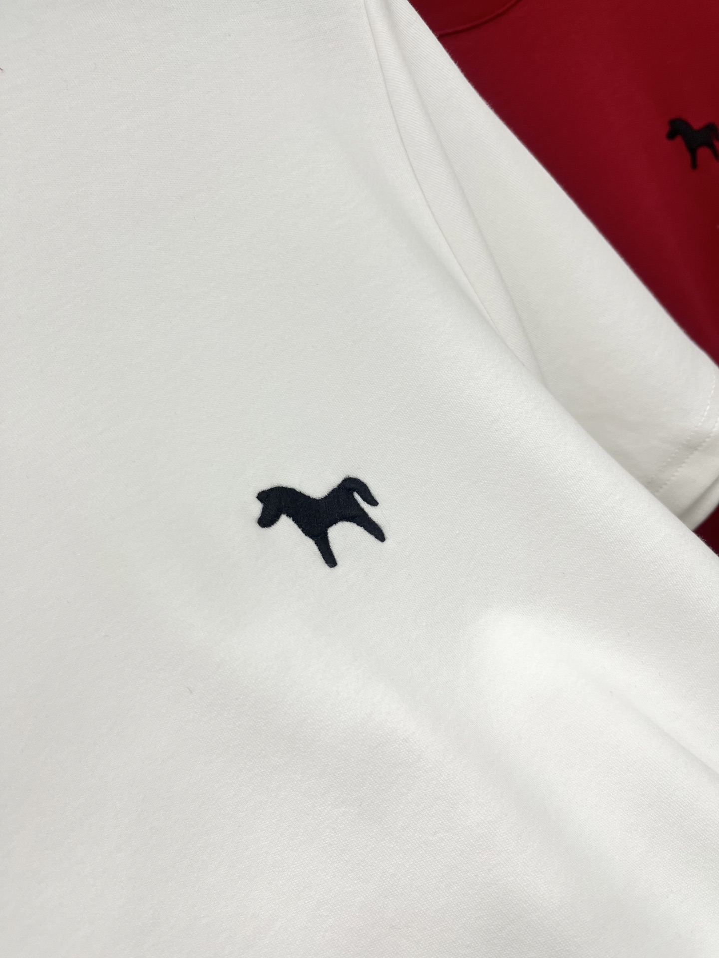 🛒𝐍𝐄𝐖 · 𝟐𝟎𝟐6/爆款现货原单品质 小众*｜26马年限定新品短袖T恤精致宽松版型上身巨显瘦！定制最