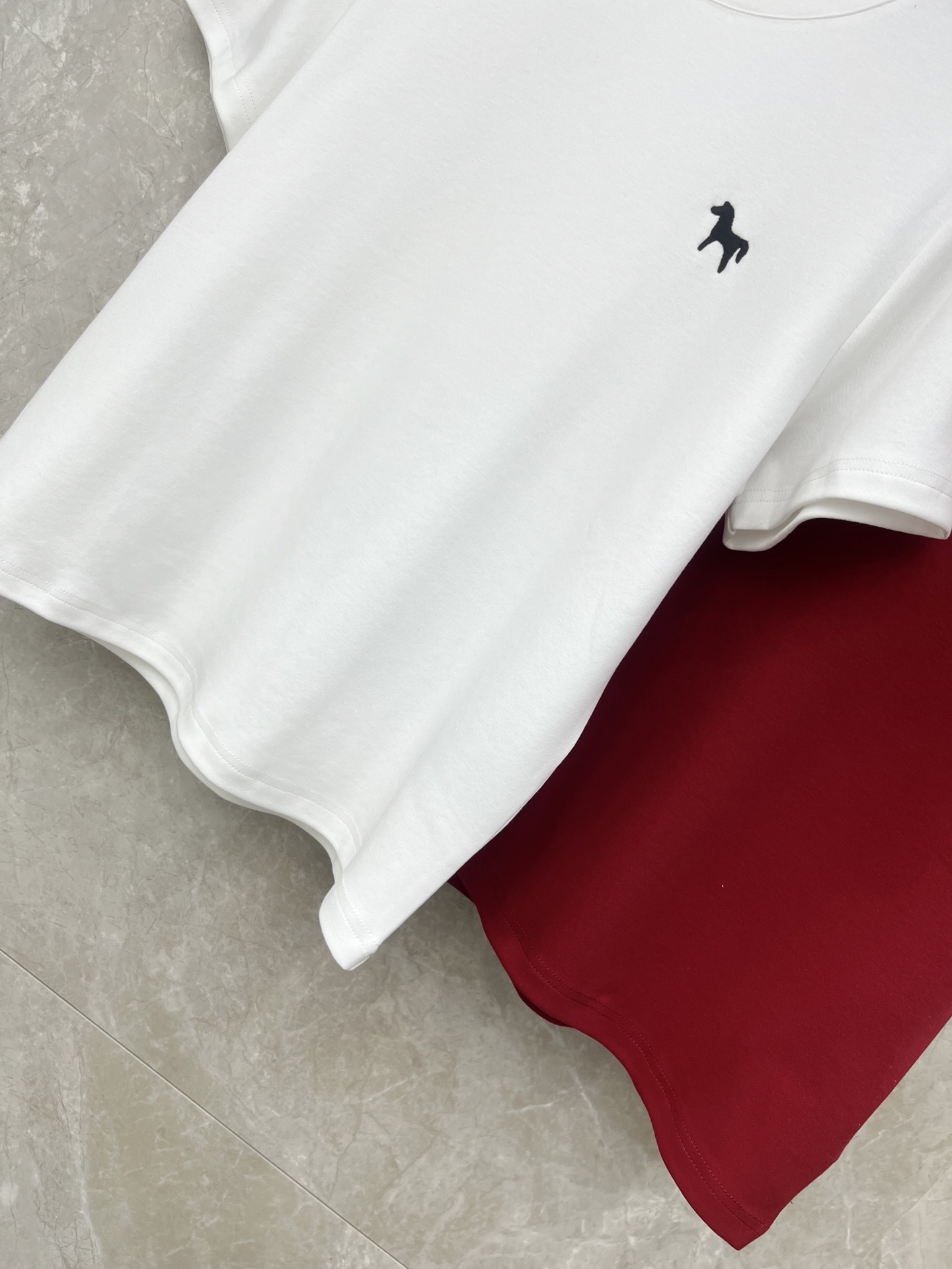 🛒𝐍𝐄𝐖 · 𝟐𝟎𝟐6/爆款现货原单品质 小众*｜26马年限定新品短袖T恤精致宽松版型上身巨显瘦！定制最