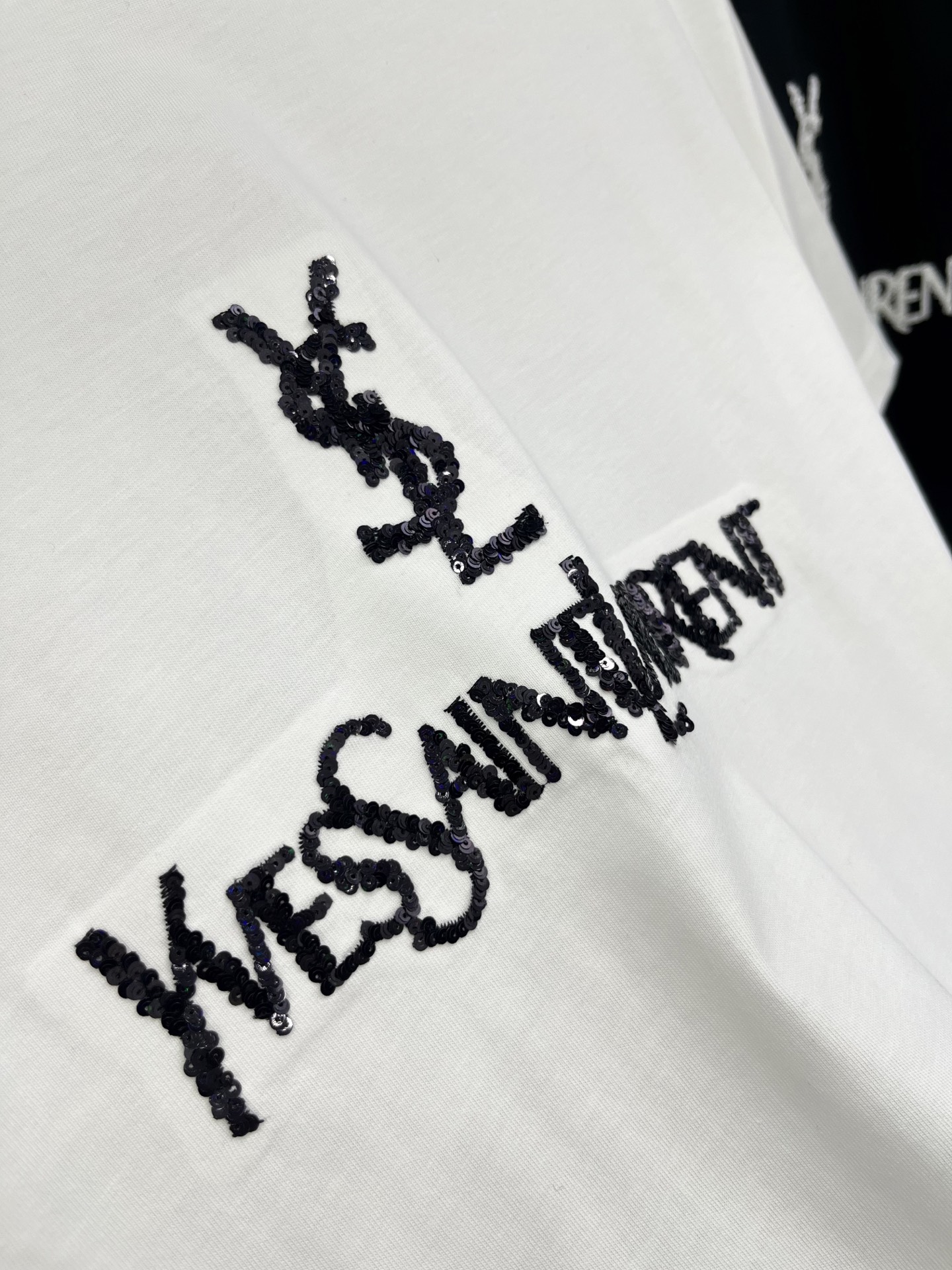 🛒𝐍𝐄𝐖 · 𝟐𝟎𝟐6/爆款现货原单品质 Ysl*｜精致珠片刺绣短袖T恤高订面料 亲肤透气舒适标志性字母