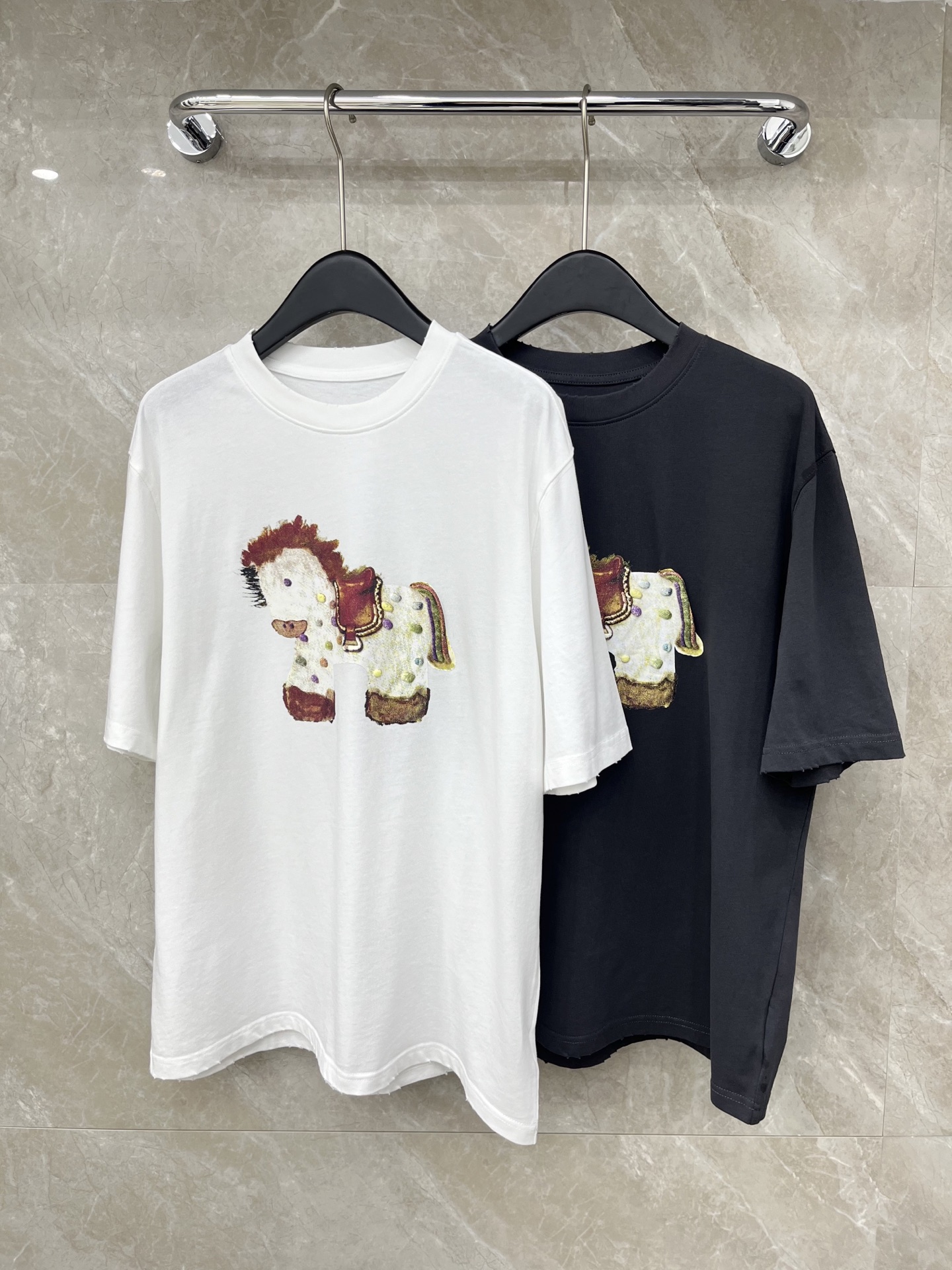 🛒𝐍𝐄𝐖 · 𝟐𝟎𝟐6/爆款现货原单品质 设计师*｜26新品气泡立体印花短袖T恤精致宽松版型上身巨显瘦！