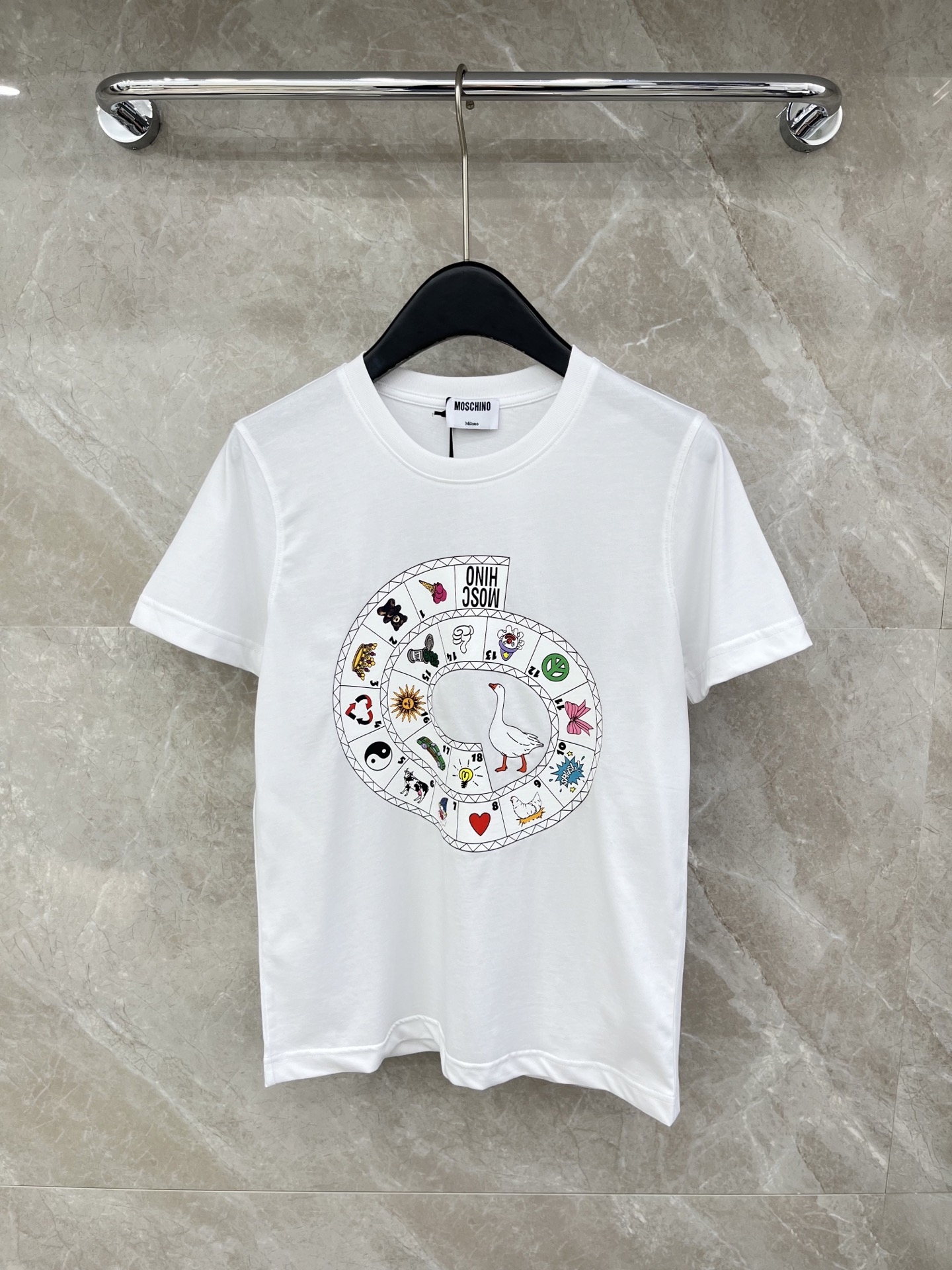 🛒𝐍𝐄𝐖 · 𝟐𝟎𝟐6/爆款现货原单品质 Mos*｜精致印花短袖T恤高订面料 亲肤透气舒适标志性字母图案