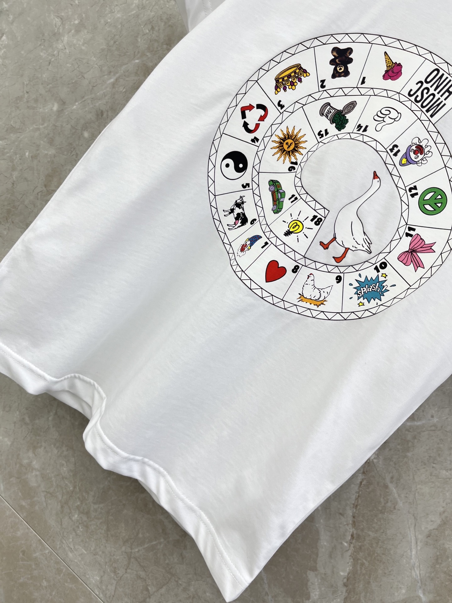 🛒𝐍𝐄𝐖 · 𝟐𝟎𝟐6/爆款现货原单品质 Mos*｜精致印花短袖T恤高订面料 亲肤透气舒适标志性字母图案