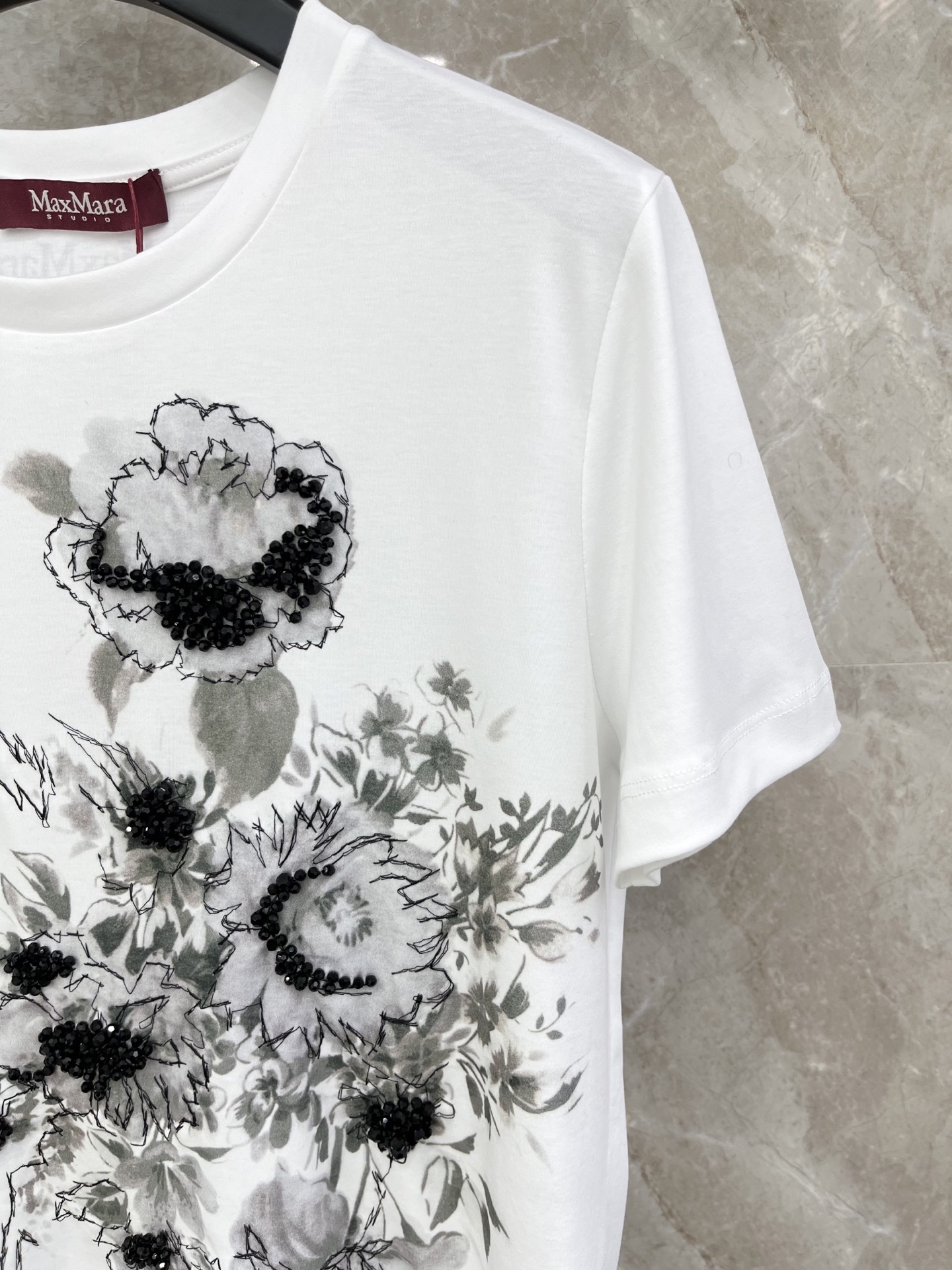 🛒𝐍𝐄𝐖 · 𝟐𝟎𝟐6/爆款现货原单品质 Max*｜精致印花订珠短袖T恤高订面料 精致手工 亲肤透气舒适