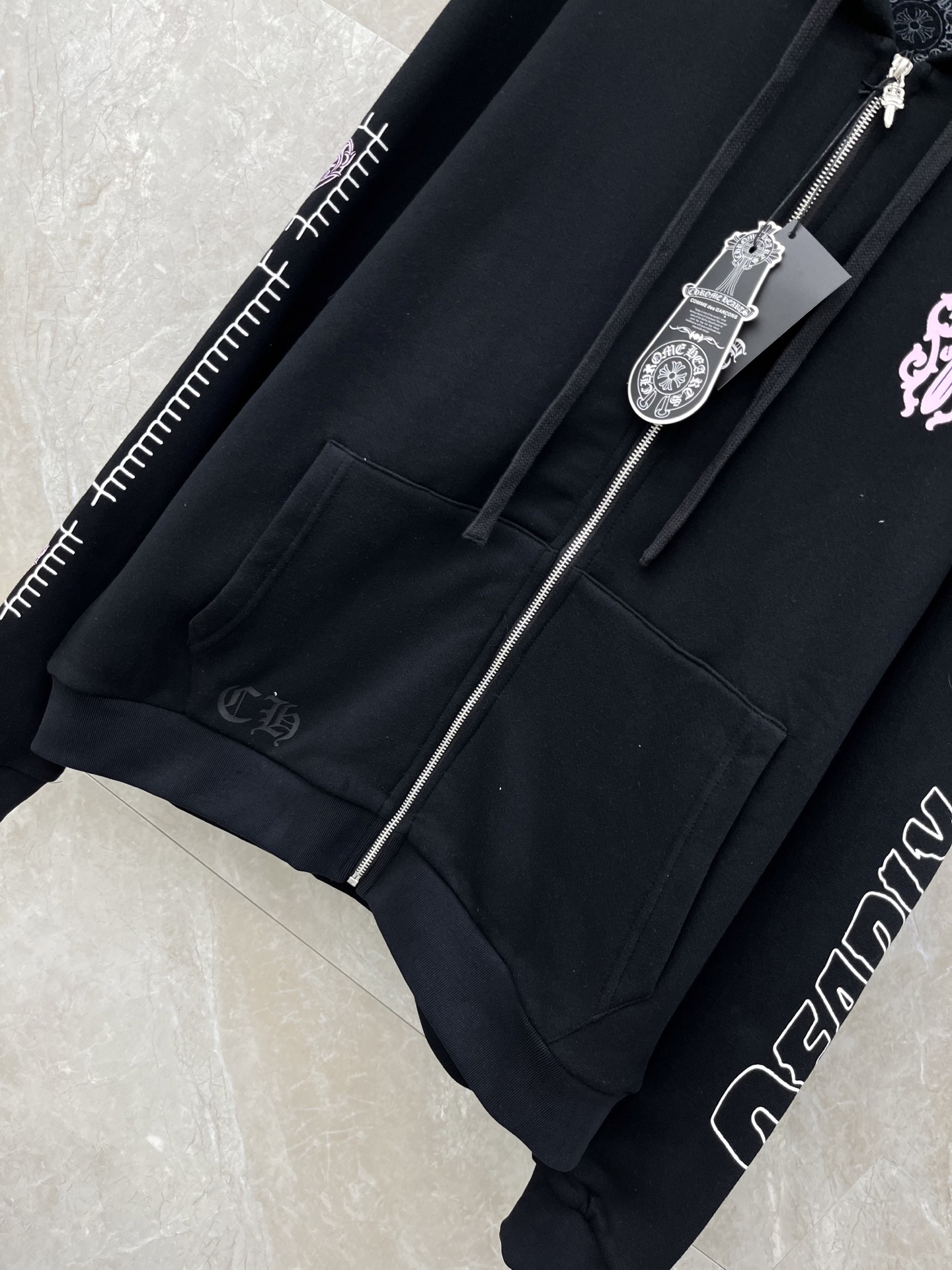 🛒𝐍𝐄𝐖 · 𝟐𝟎𝟐5/爆款现货原单品质 克罗星｜25带帽加绒印花新品外套高端定制棉质面料 撞色印花重工