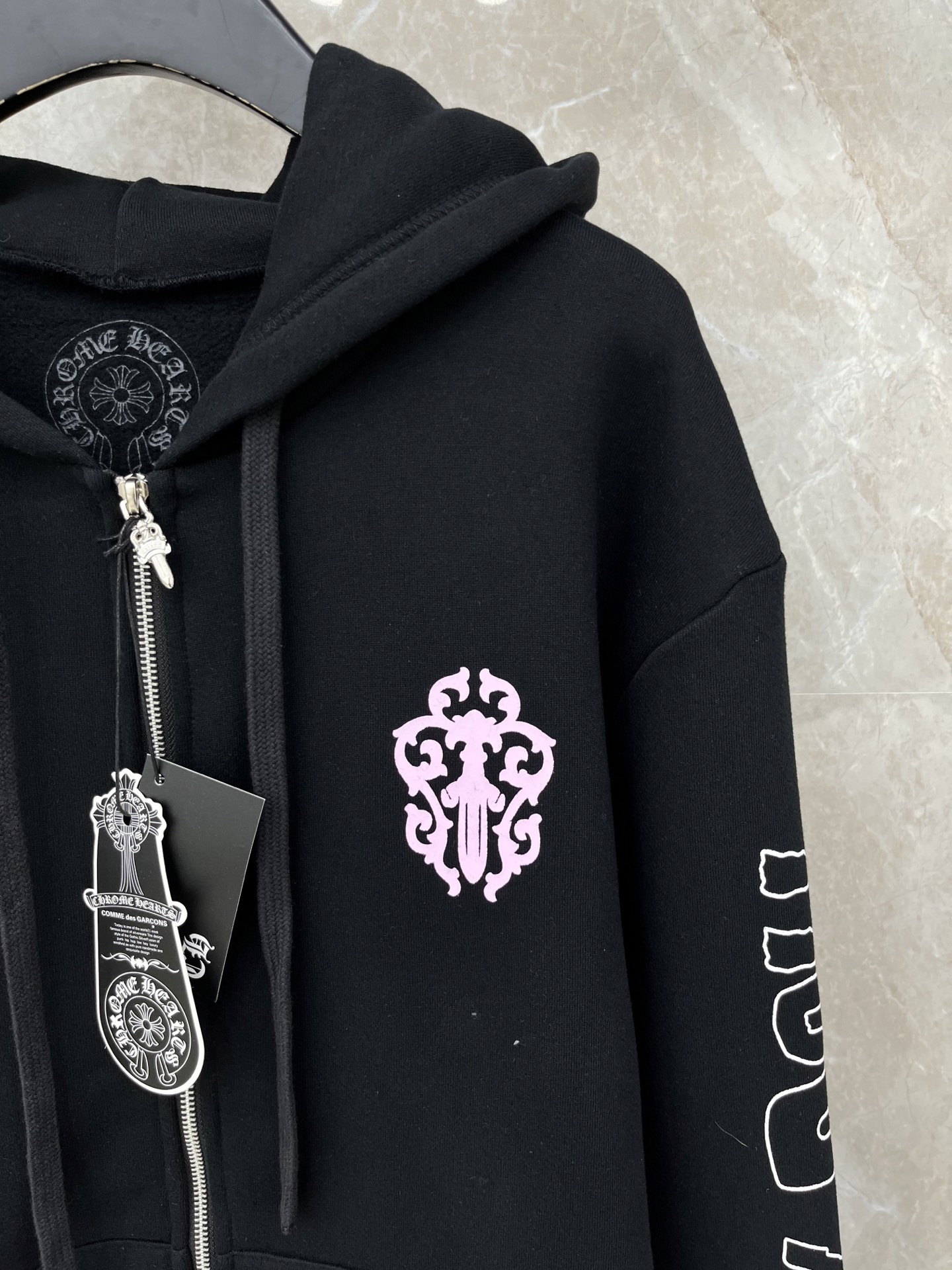 🛒𝐍𝐄𝐖 · 𝟐𝟎𝟐5/爆款现货原单品质 克罗星｜25带帽加绒印花新品外套高端定制棉质面料 撞色印花重工