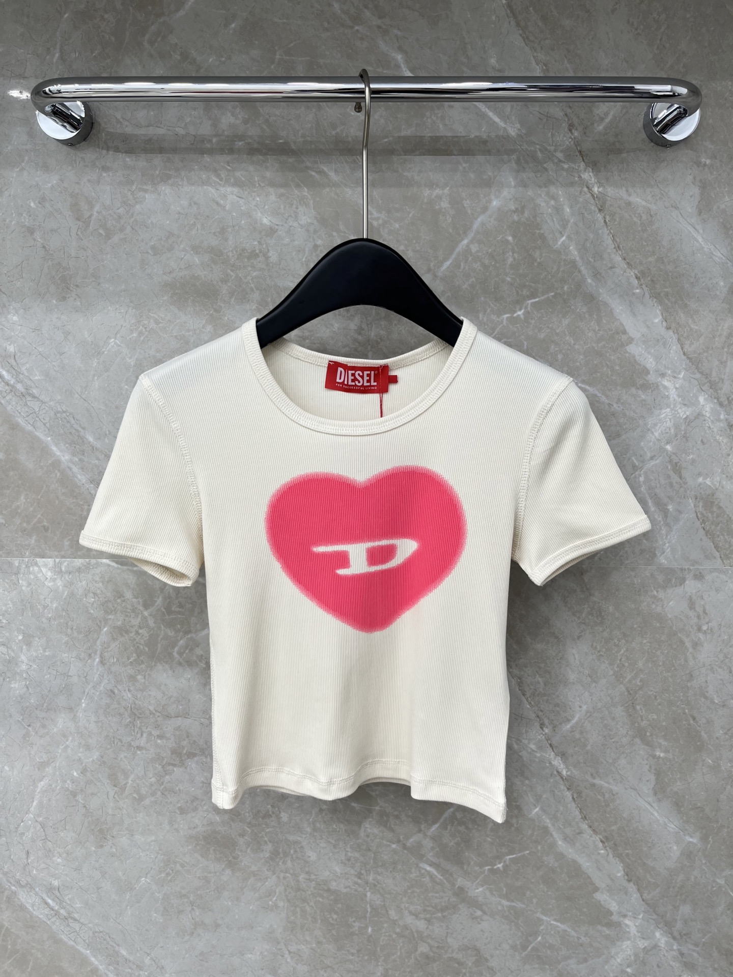 🛒𝐍𝐄𝐖 · 𝟐𝟎𝟐6/爆款现货【原版定制】 小众｜2026新品圆领短版短袖𝑇𝑒𝑒定制YB棉材质 透气舒