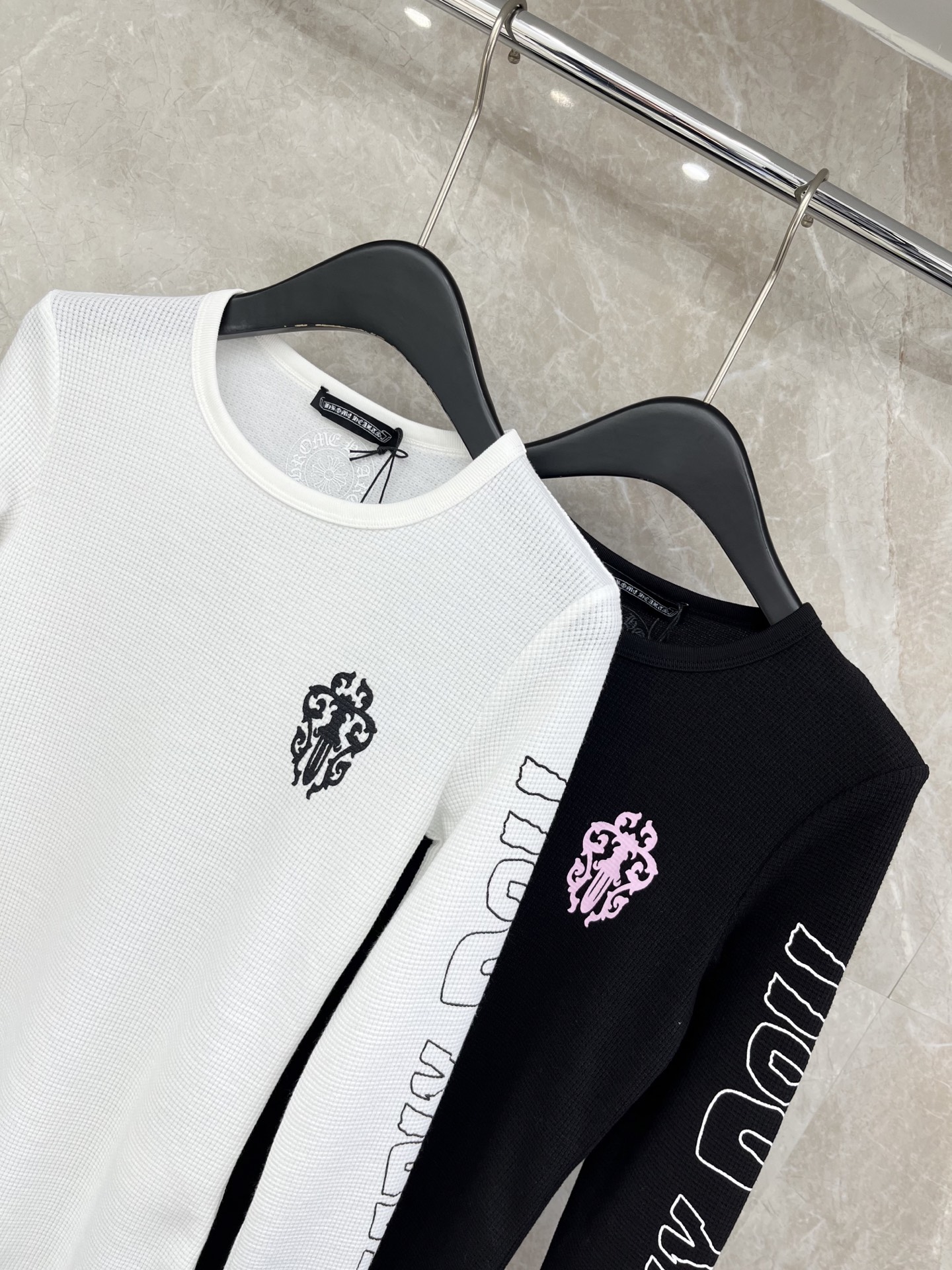 🛒𝐍𝐄𝐖 · 𝟐𝟎𝟐6/爆款现货原单品质 克罗星｜2026新款长袖印花T高品质时尚潮流上身的触感谁穿谁知