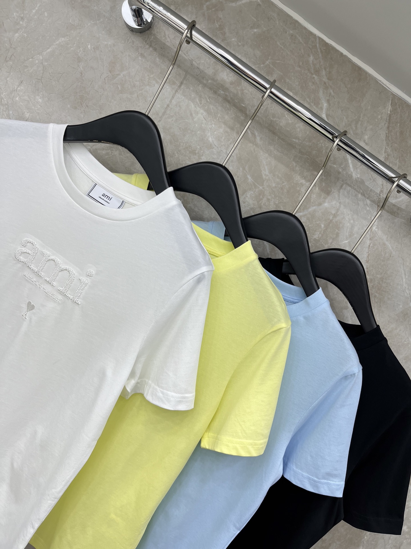 🛒𝐍𝐄𝐖 · 𝟐𝟎𝟐6/爆款现货原单品质 Ami*｜26新品串珠绣短袖T恤精致宽松版型上身巨显瘦！男女同