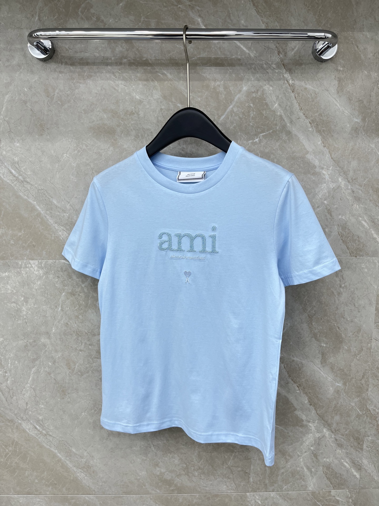 🛒𝐍𝐄𝐖 · 𝟐𝟎𝟐6/爆款现货原单品质 Ami*｜26新品串珠绣短袖T恤精致宽松版型上身巨显瘦！男女同
