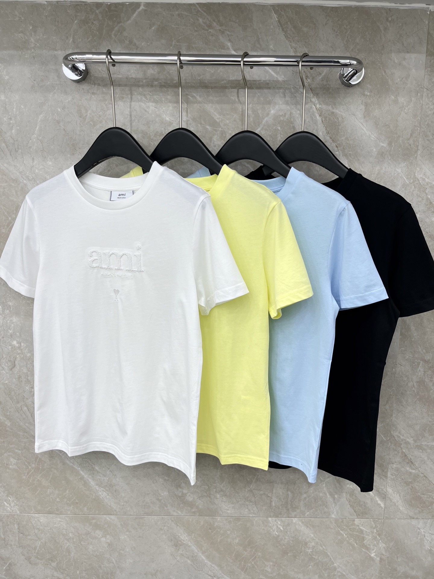 🛒𝐍𝐄𝐖 · 𝟐𝟎𝟐6/爆款现货原单品质 Ami*｜26新品串珠绣短袖T恤精致宽松版型上身巨显瘦！男女同